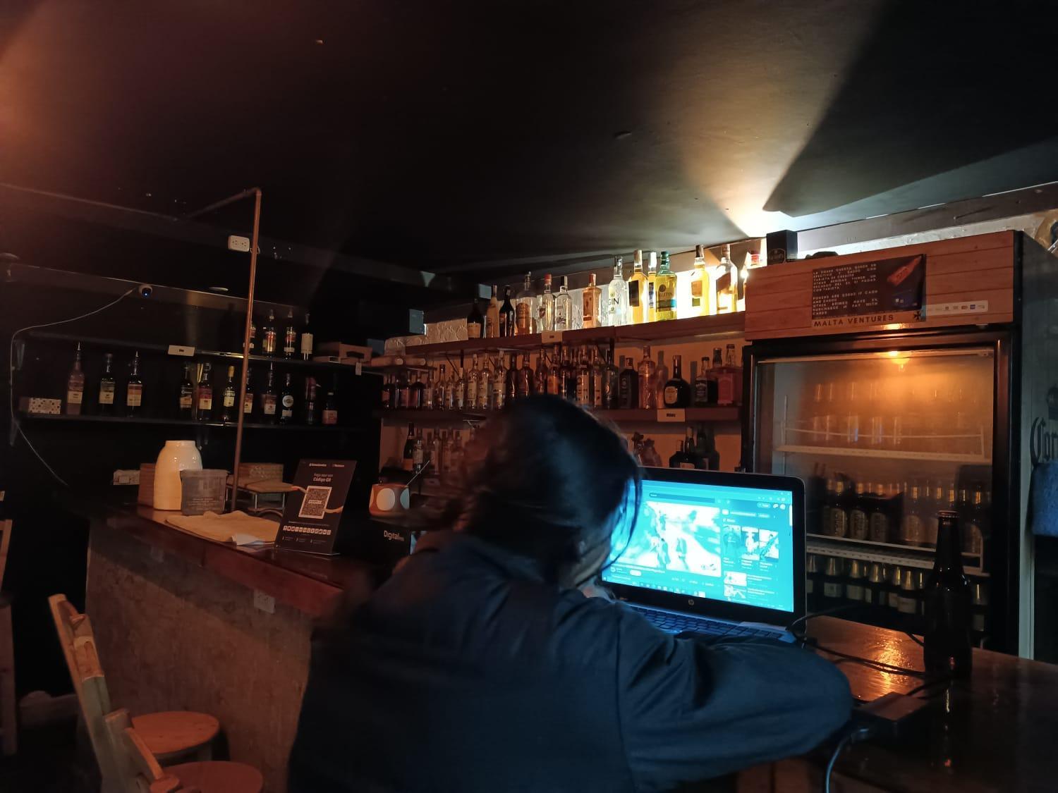 Hostal El Portelli - Solo Extranjeros *