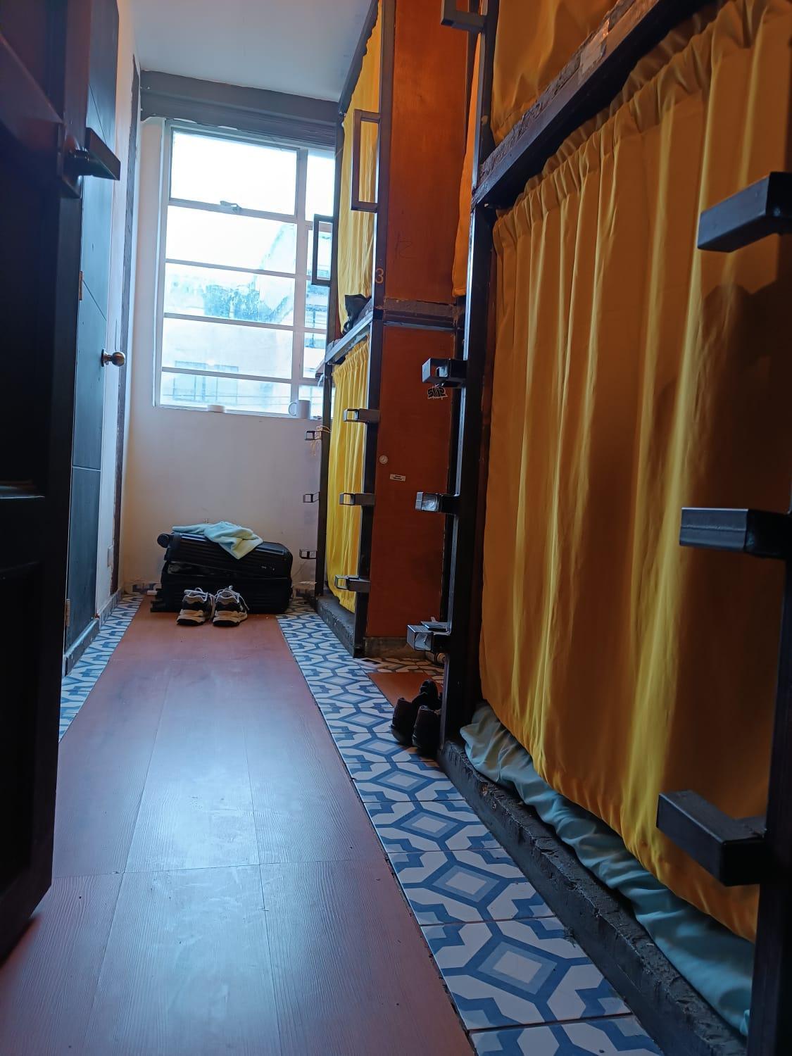 Hostel El Portelli - Solo Extranjeros *