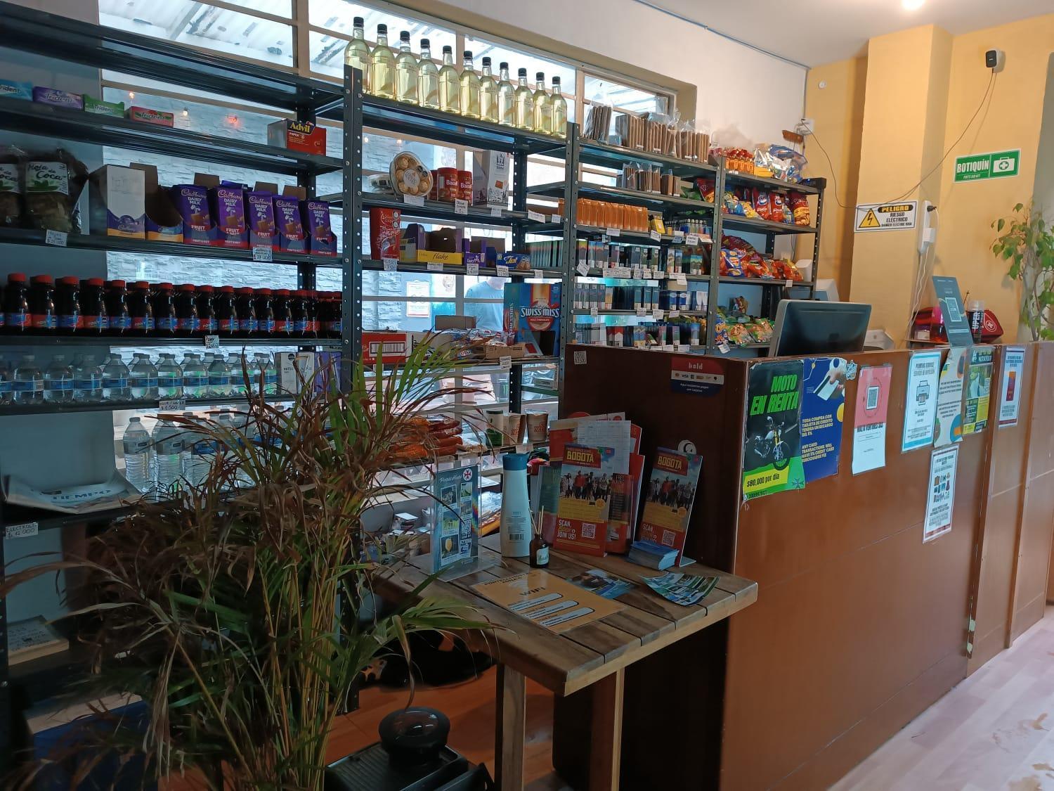 El Portelli - Solo Extranjeros Hostal *