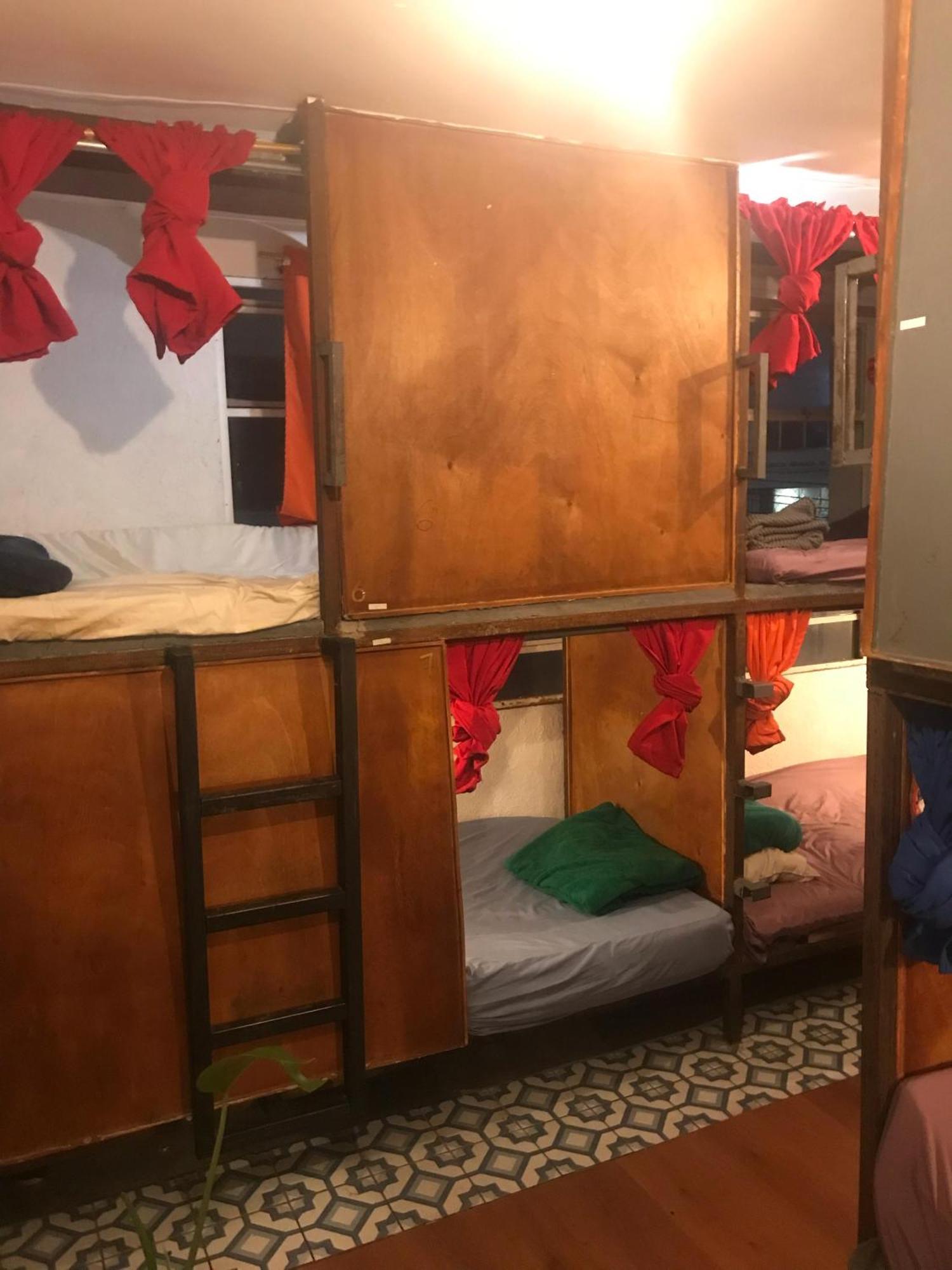 El Portelli - Solo Extranjeros Hostel *