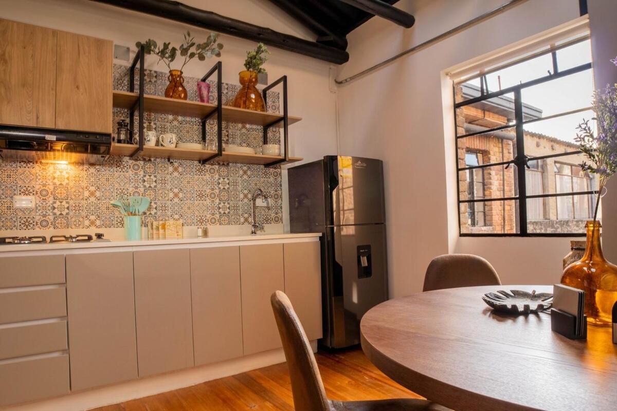 Apartment Capital House *