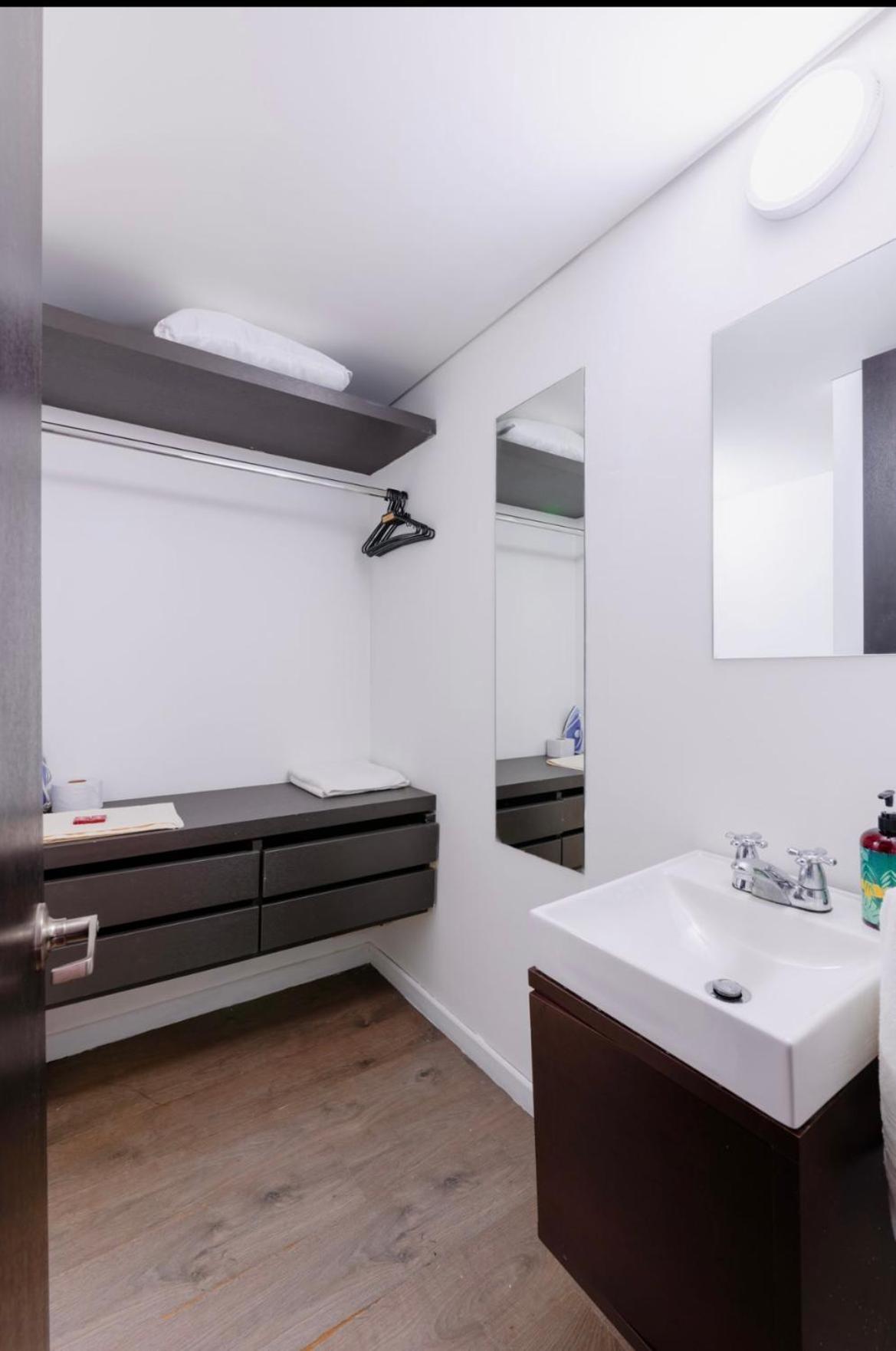 Apartment Super