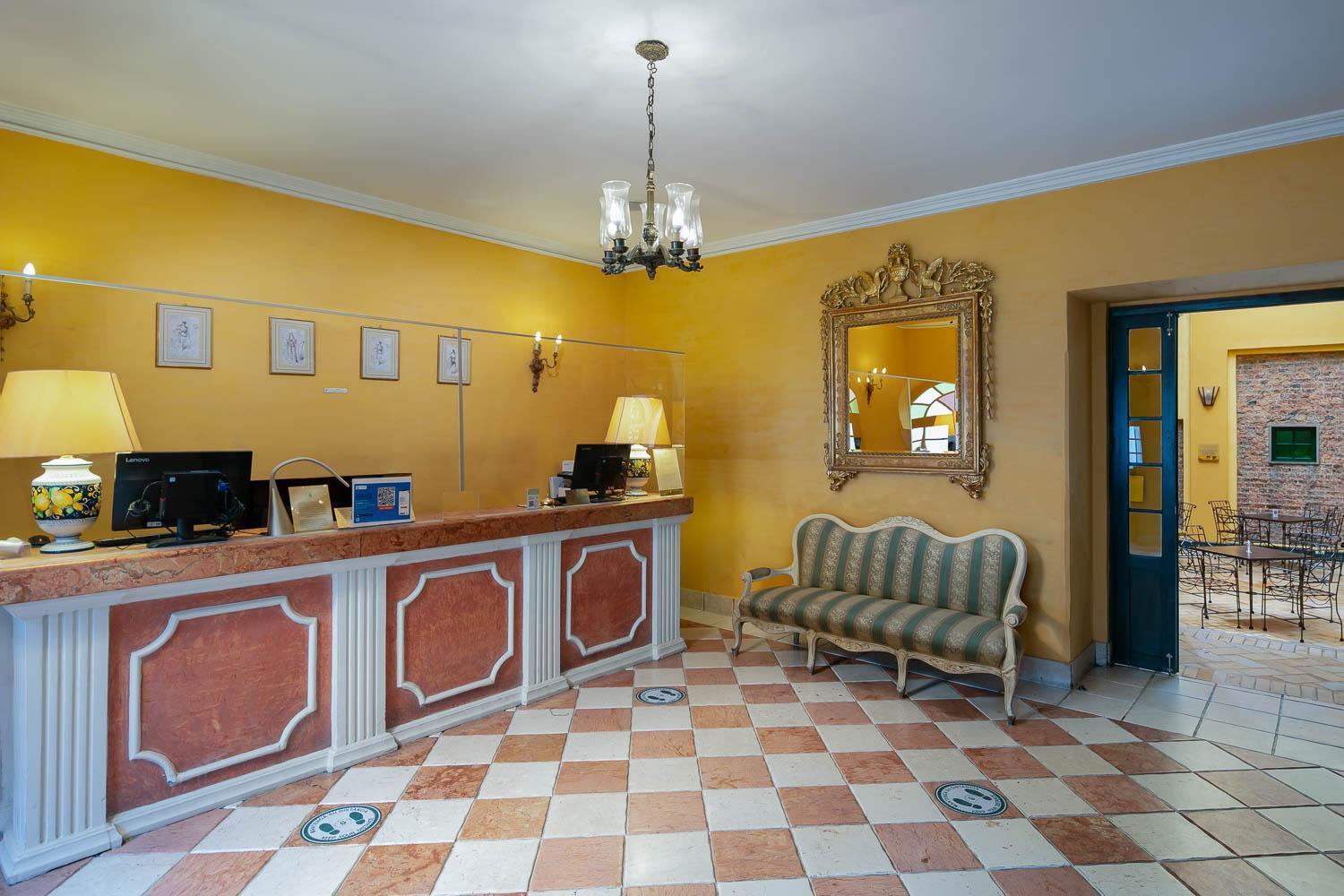 Hotel De La Opera