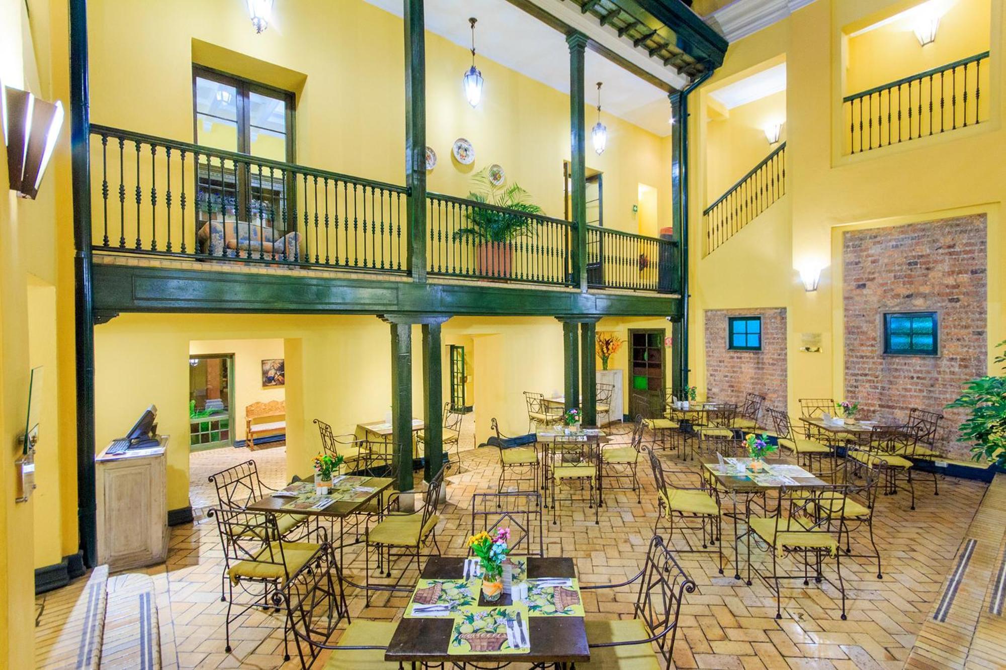 Hotel De La Opera