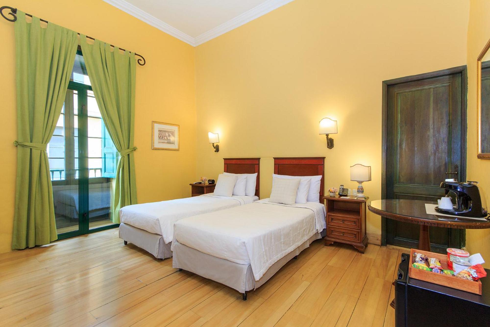 De La Opera 5*
