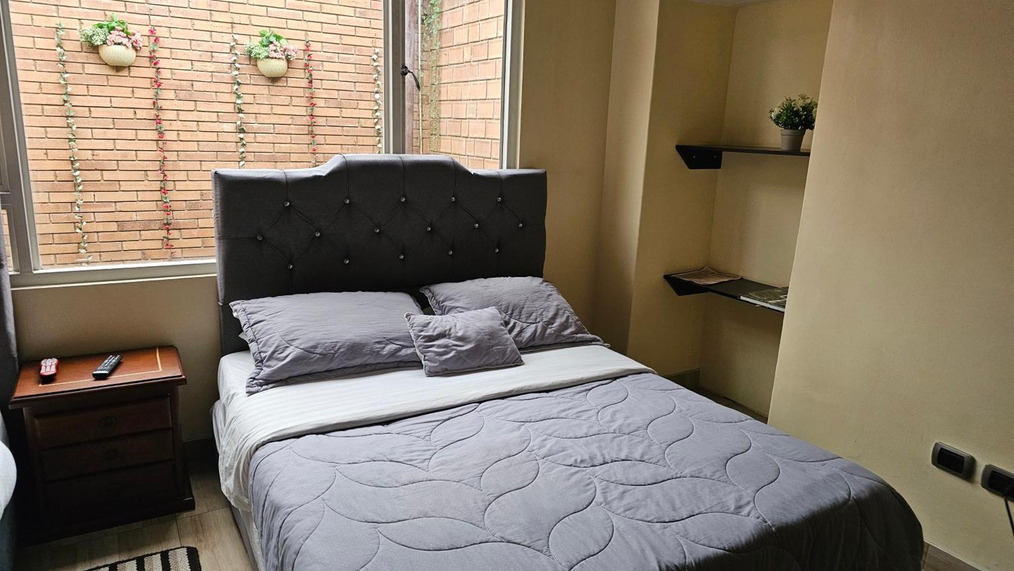 Colisseum Roma House- Campin Simon Bolivar Movistar Embajada Compensar * Bogota
