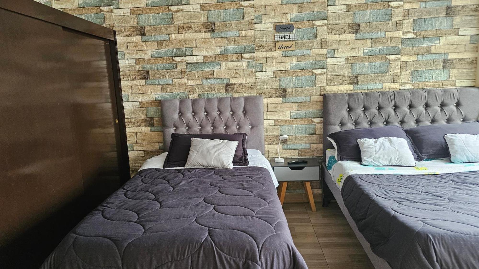Colisseum Roma House- Campin Simon Bolivar Movistar Embajada Compensar Bed and breakfast *