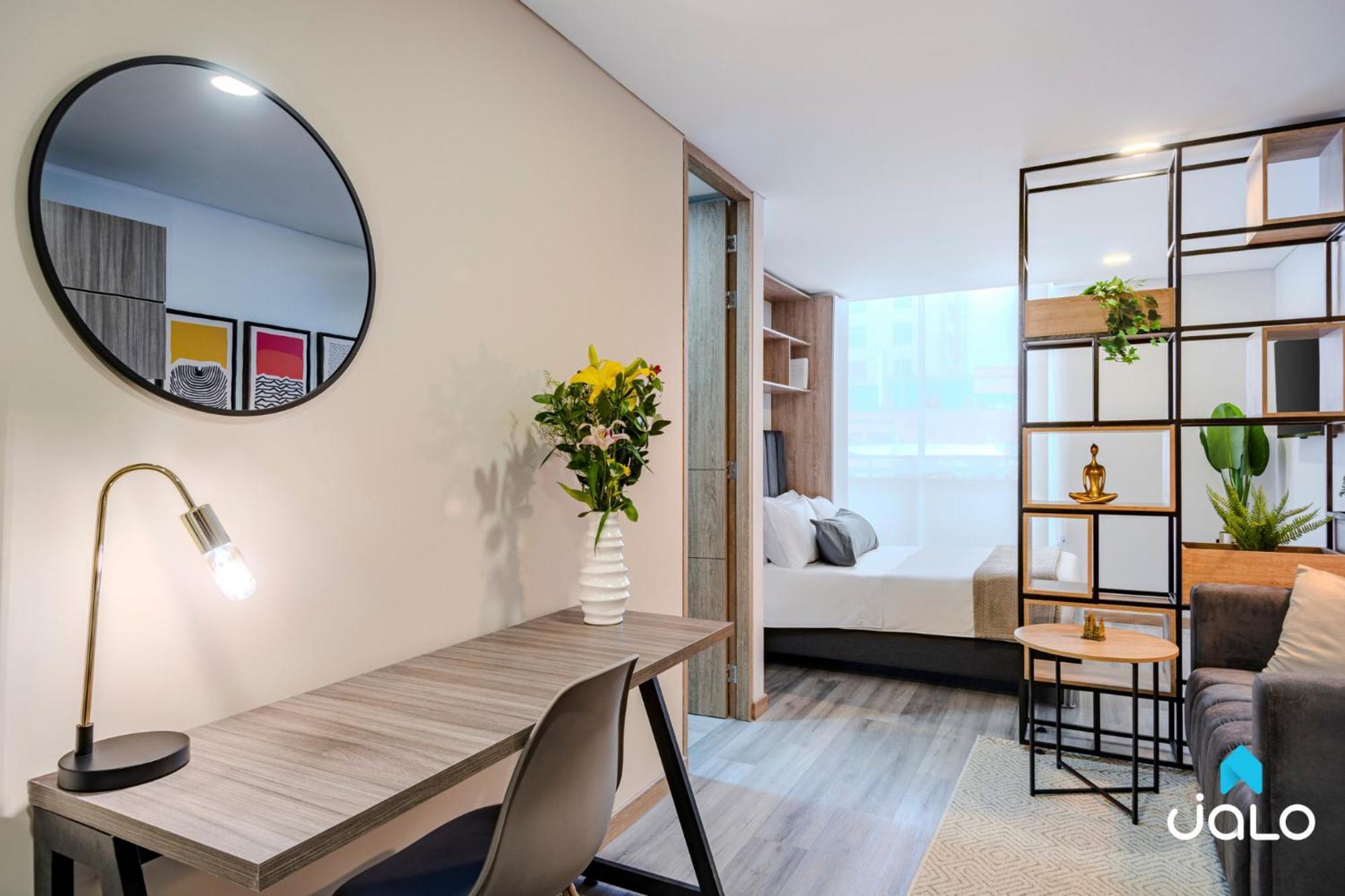 Modern Loft In 94 St Apartment
