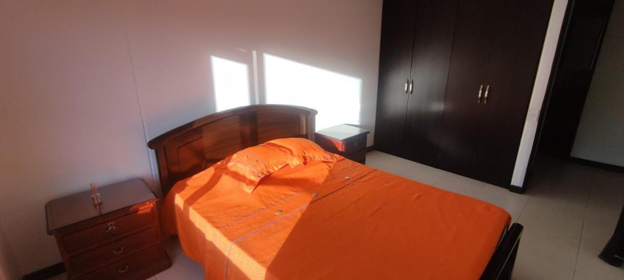 Cerca Al Aeropuerto Homestay Bogota