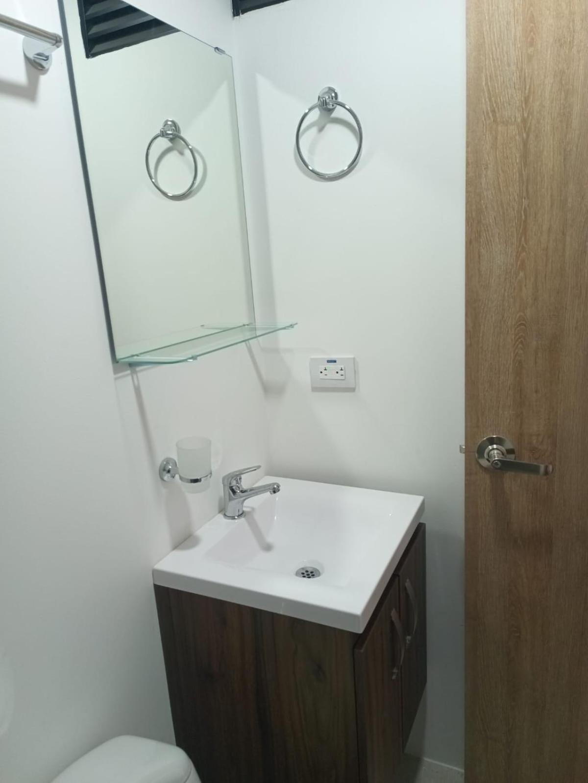 Loft Quiet Near The Airport Bogota