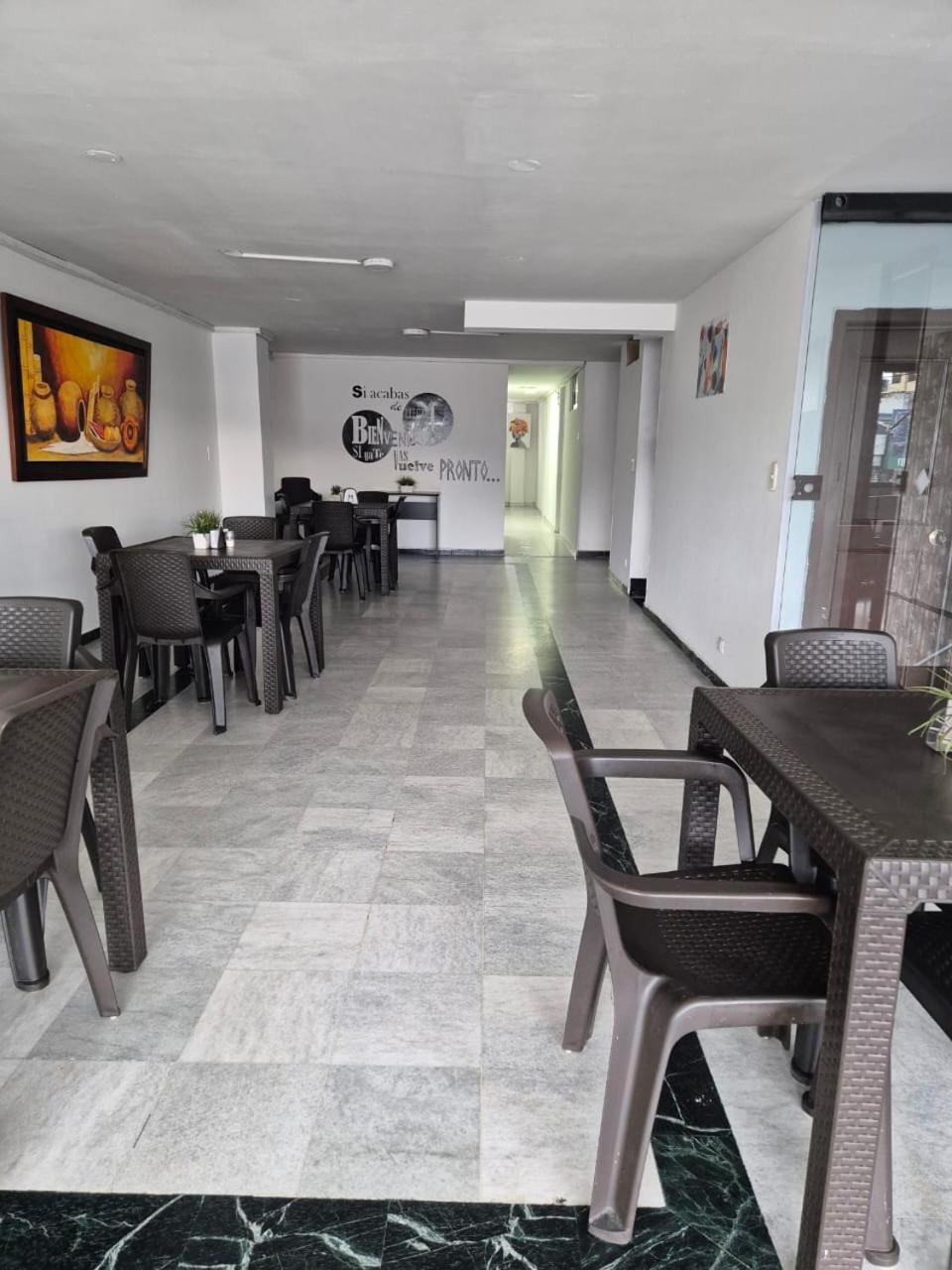 Hotel Elegant Suite 2*