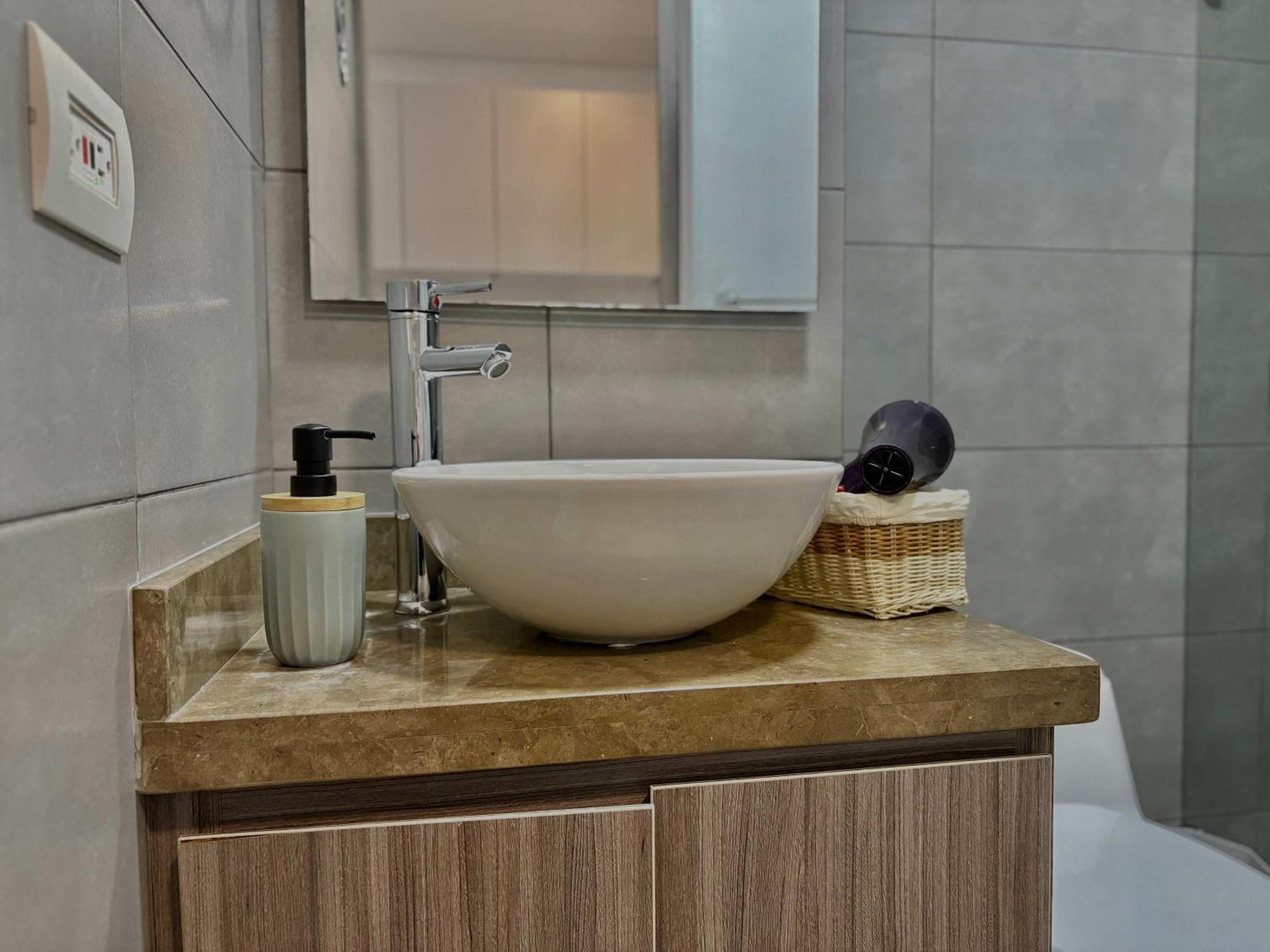 Elegant Loft Near Movistar Arena