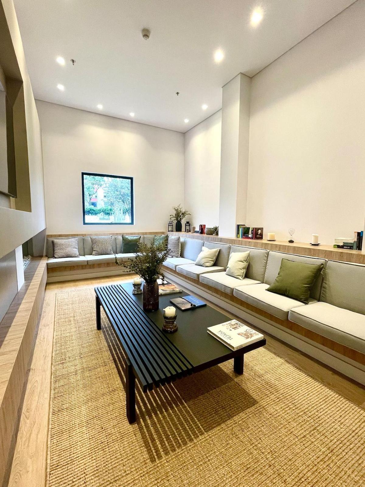 Modern With Terrace In Event Sector Apartment