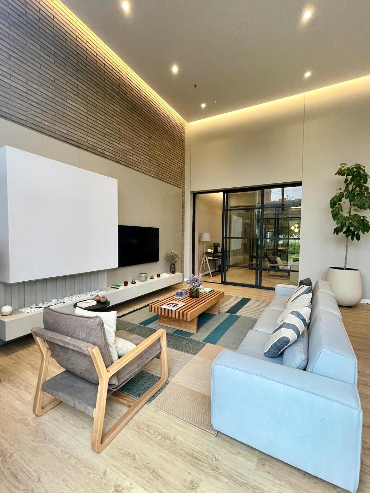 Apartment Modern With Terrace In Event Sector
