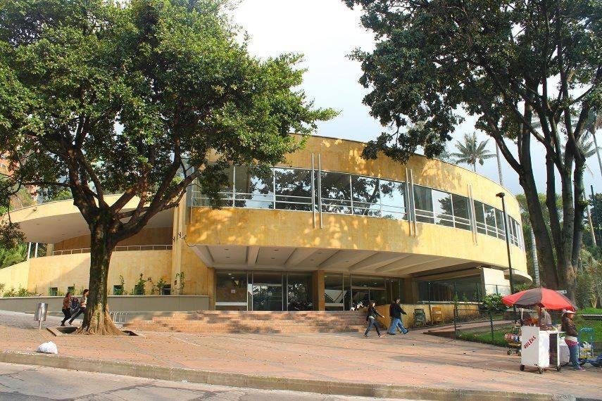 Independiente Bano Privado En La Macarena * Bogota