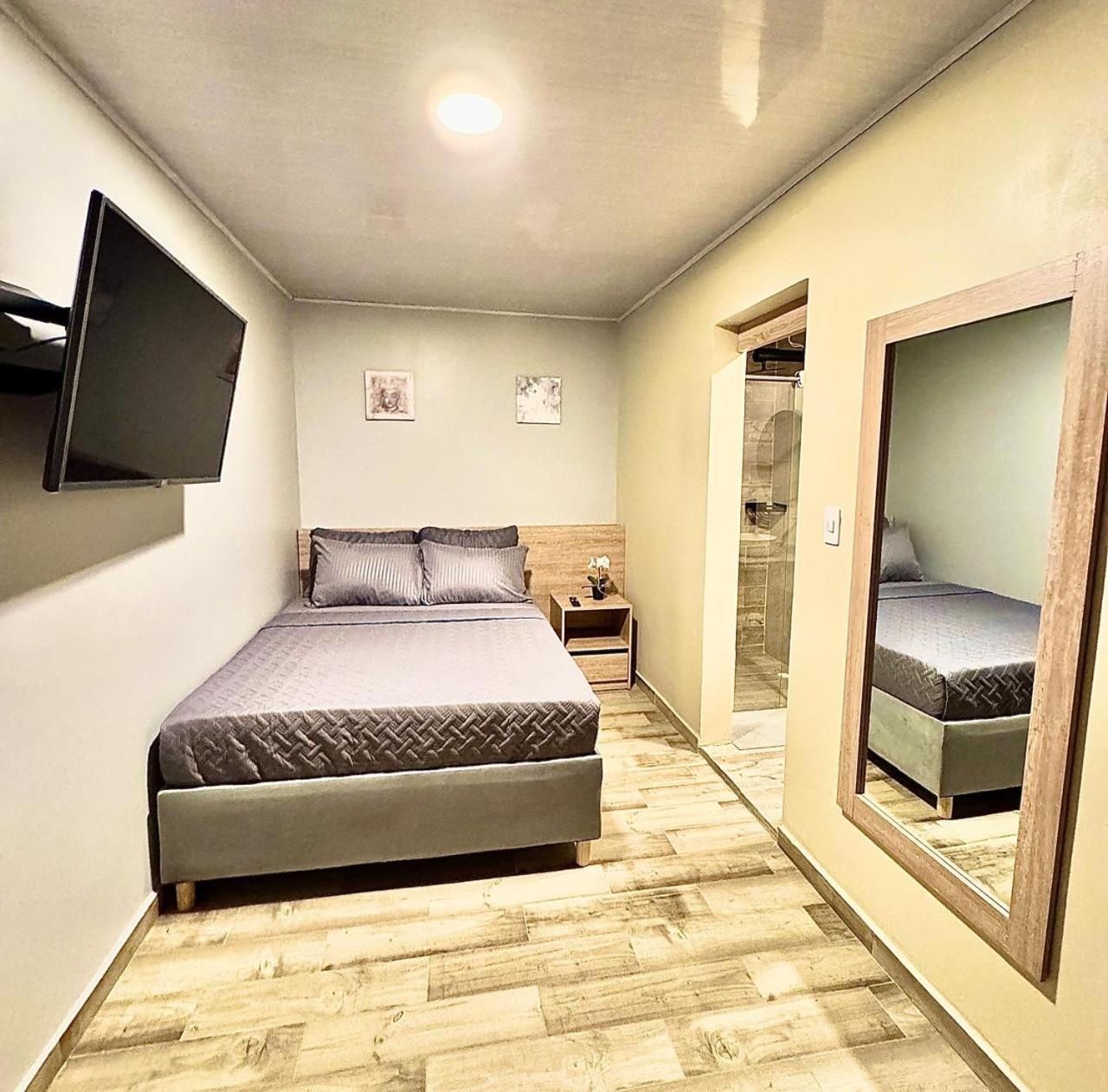 Hostelfc Santa Barbara *
