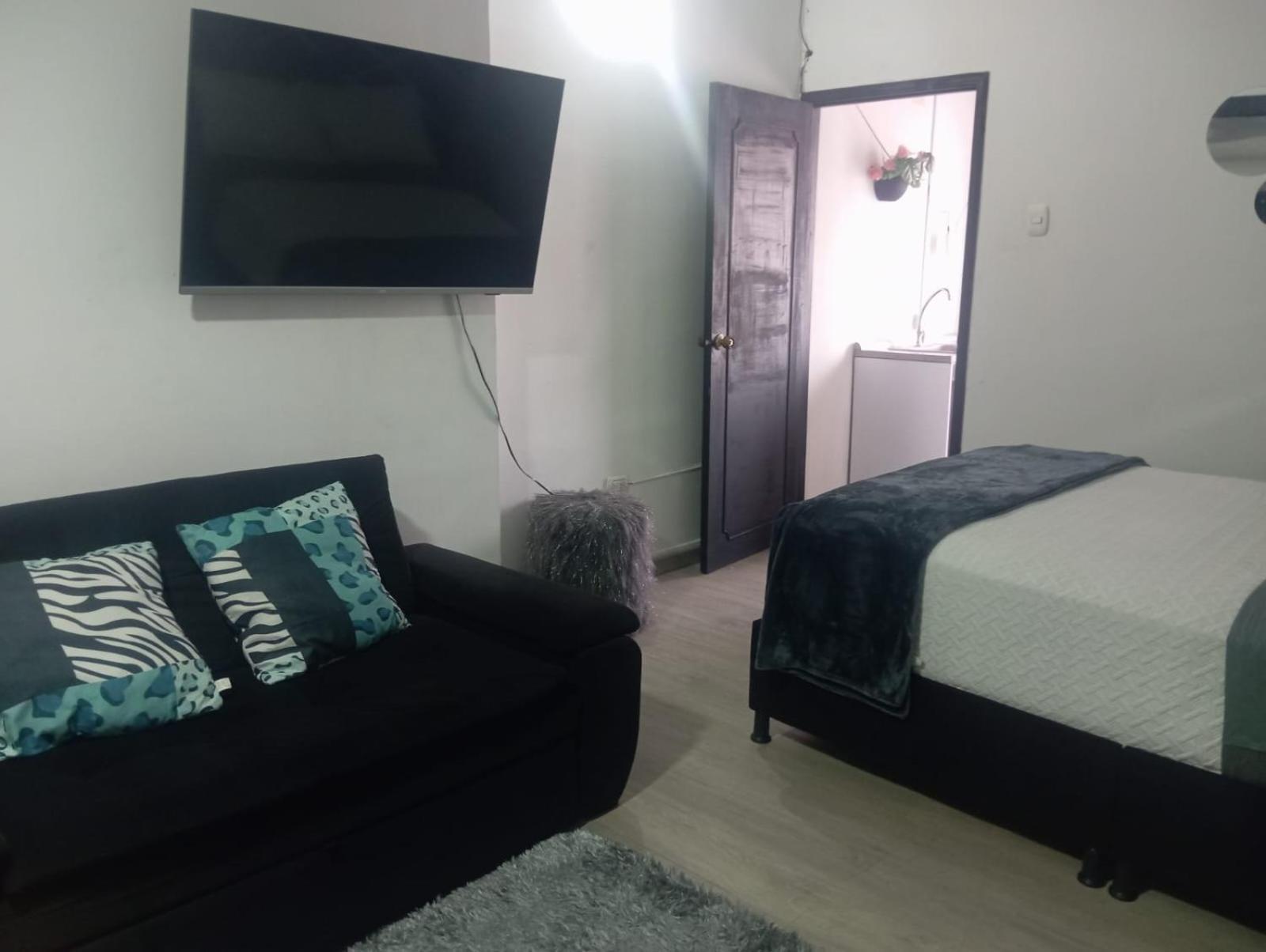 Apartment Aparta Estudio Cerca Al Aeropuerto #3 *