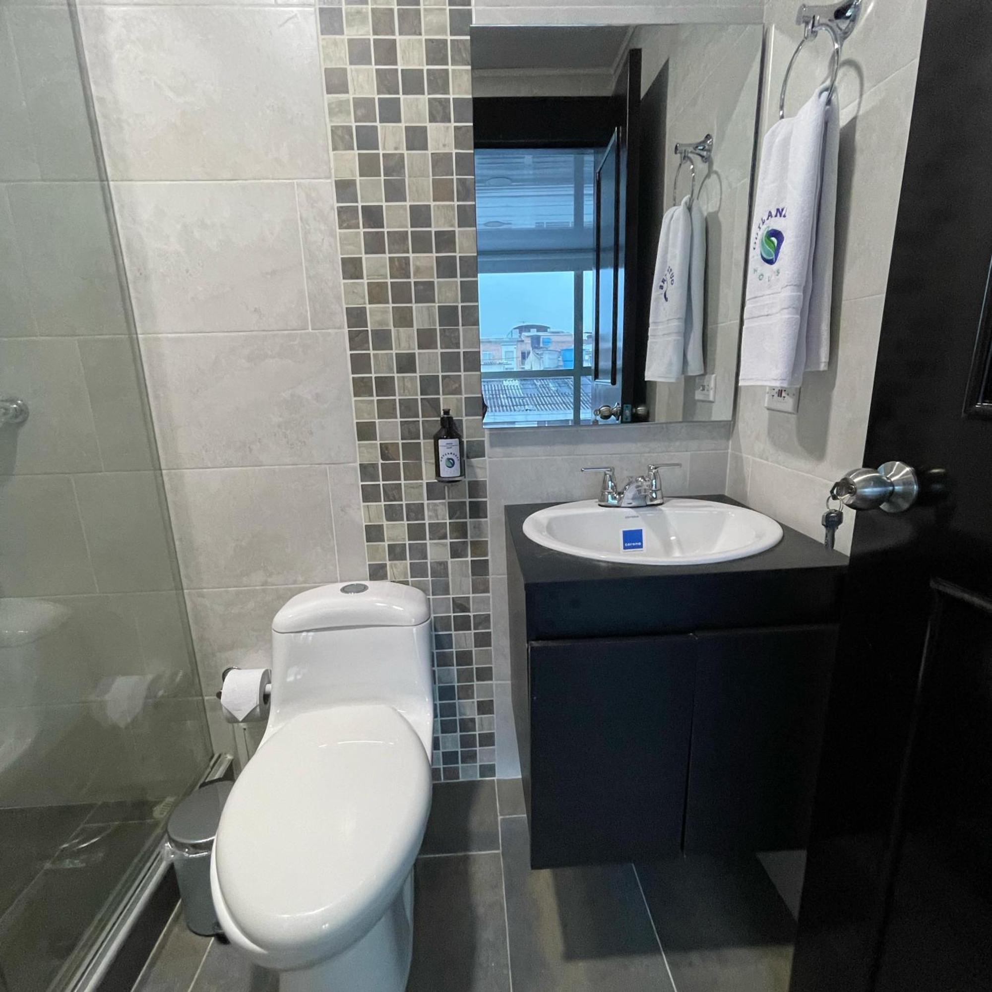 Outlanders House Bog Airport Homestay *