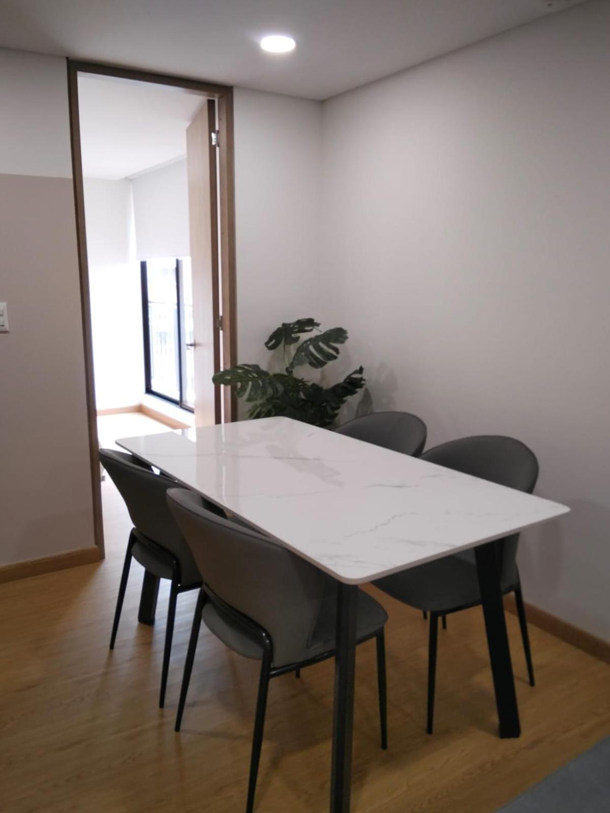 Apartment Ed 36av Apto 303 *