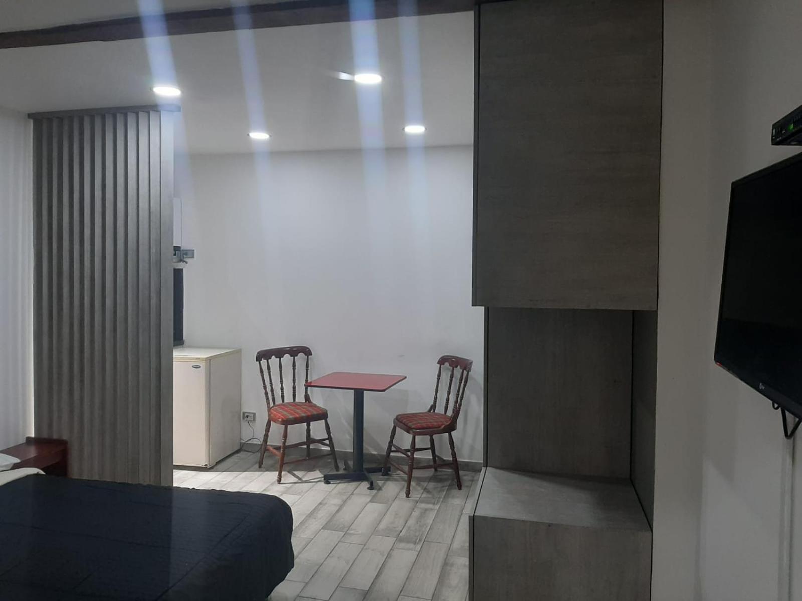 Sector De Corferias , Y , A 10 Cuadras Embajada Americana , Cerca Al , G 12 , Universidad Nacional , Aeropuerto A 2 Cuadras Estacion Ciudad Universitaria Marque-tresdiecisietecincoveintisieteveintiseistreintayuno Hotel