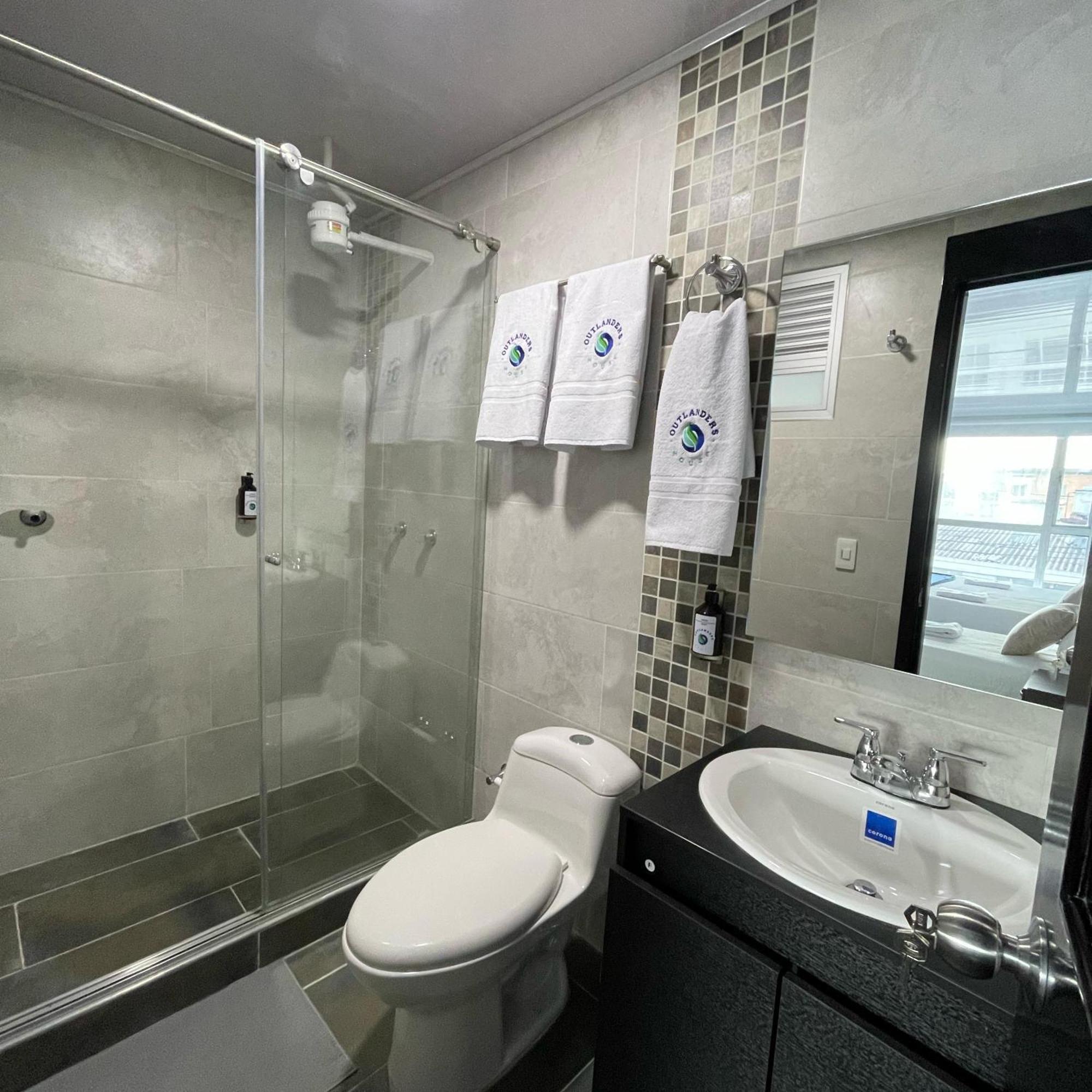 Outlanders House Bog Airport Homestay Bogota