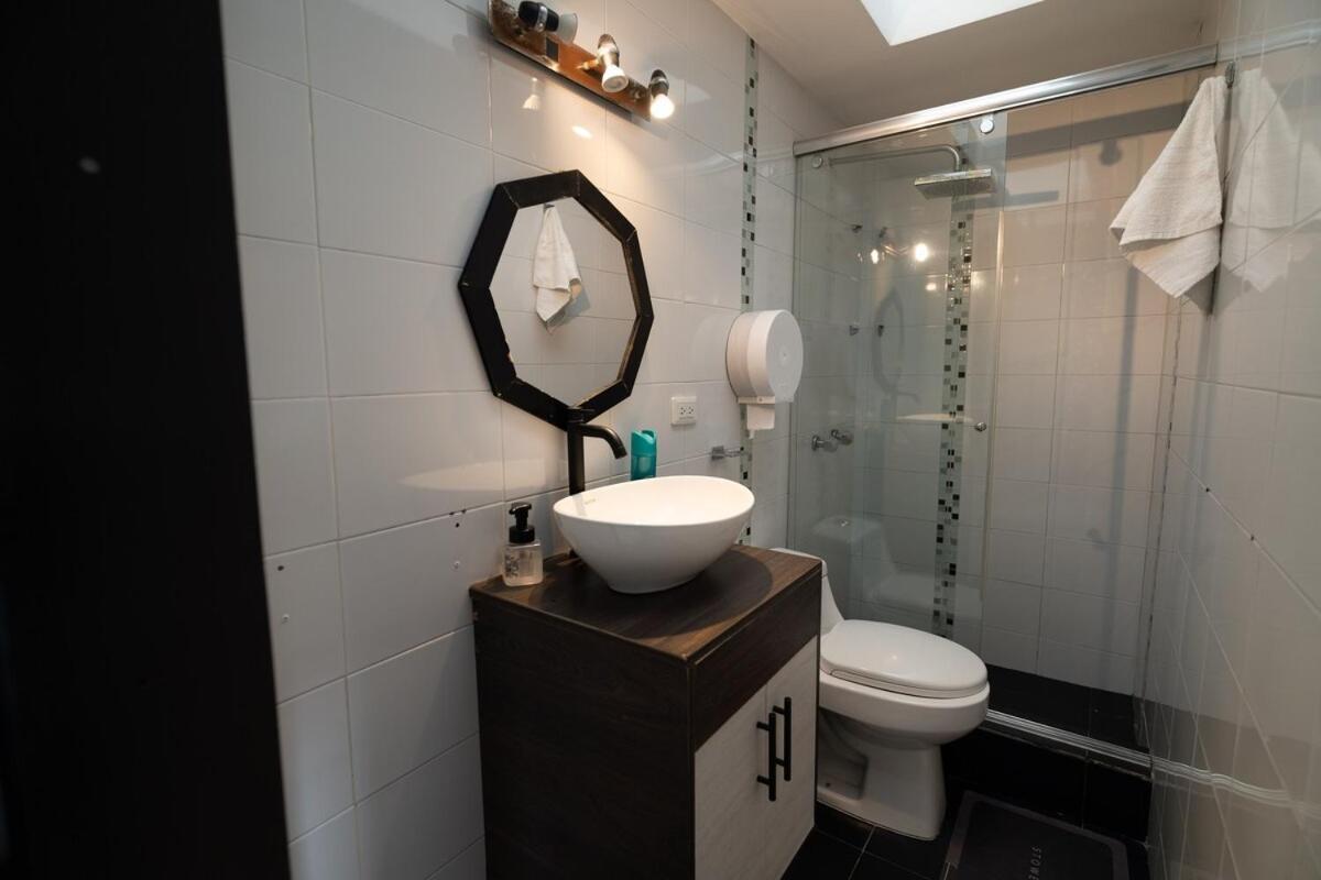 Casa Grupos 5 Minutes Airport Holiday home Bogota