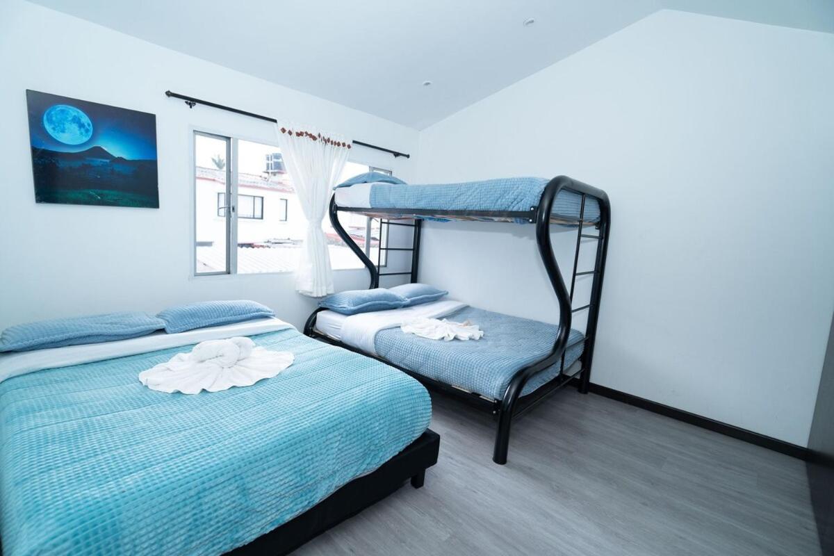 Casa Grupos 5 Minutes Airport Holiday home Bogota