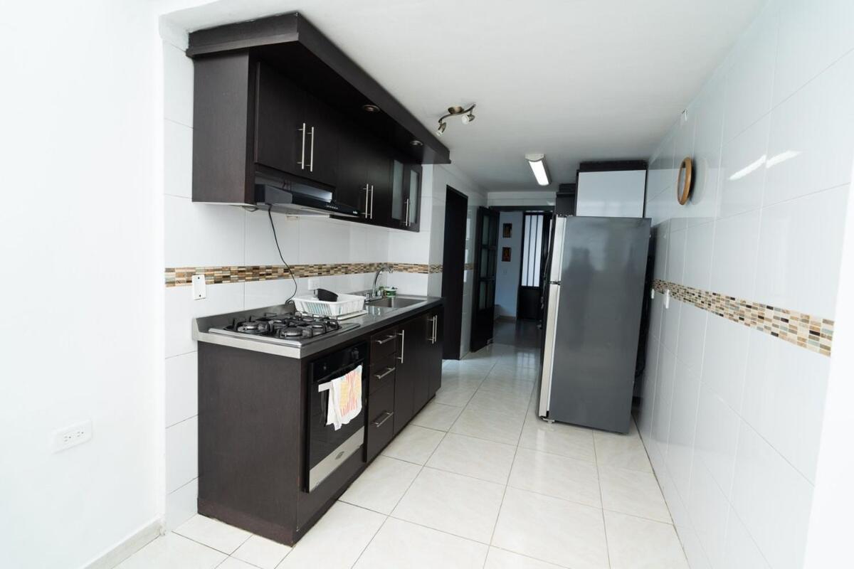 Casa Grupos 5 Minutes Airport Holiday home Bogota