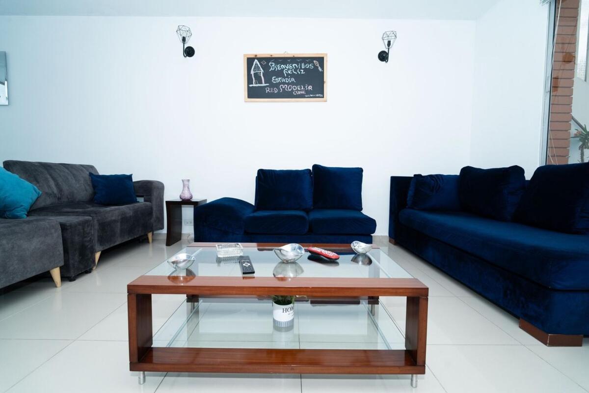 Casa Grupos 5 Minutes Airport Holiday home *