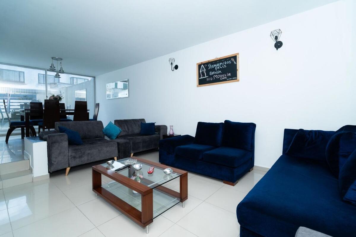 Casa Grupos 5 Minutes Airport Holiday home Bogota