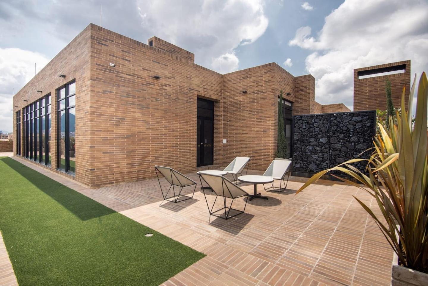 Pulse 95 By Wynwood House * Bogota