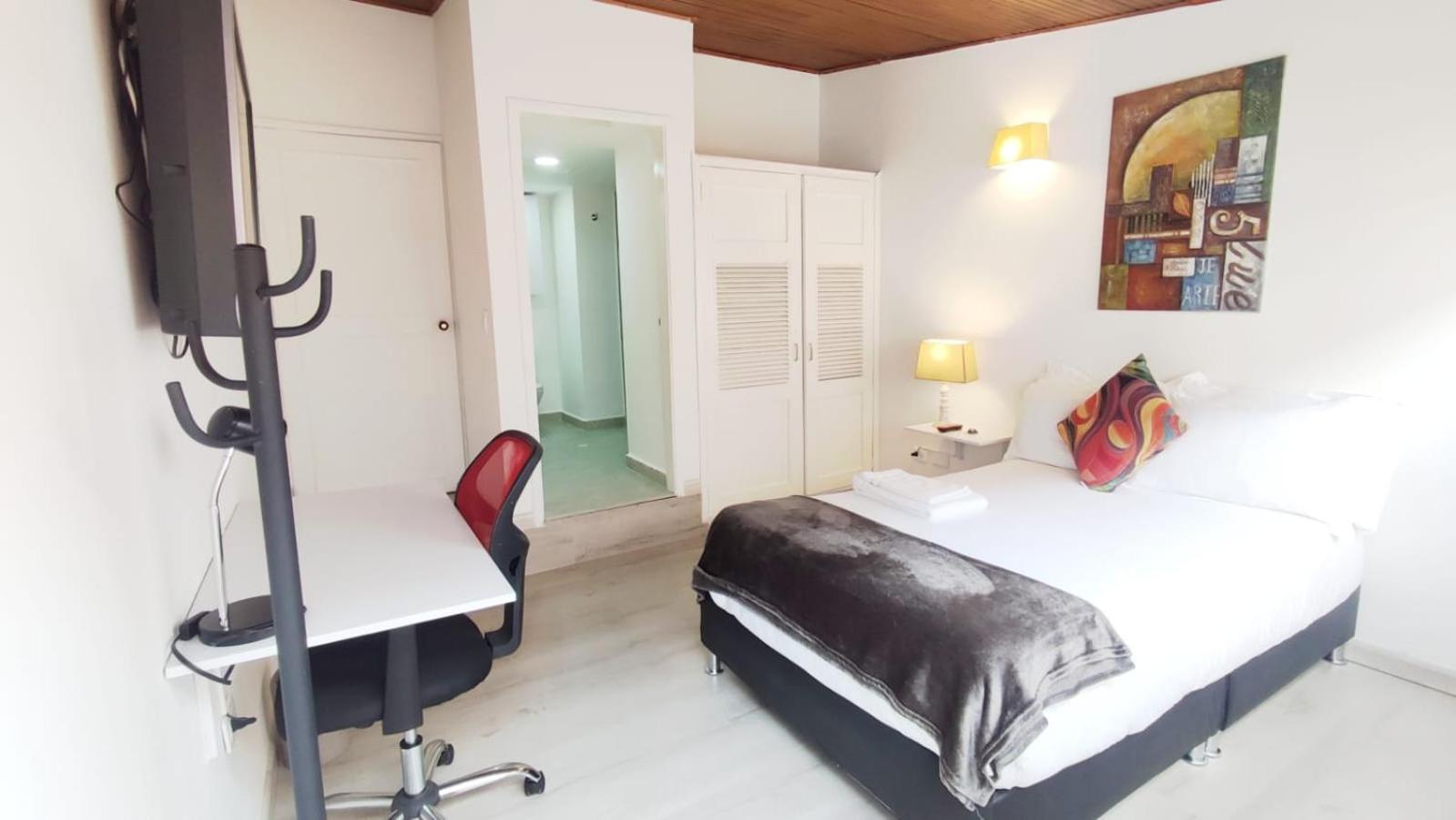 1 Independiente Bano Y Balcon Privado Unicentro Bogota
