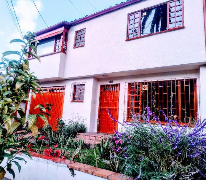 Bed & Breakfast Art And Vitality House Direccion Correcta Calle 24a Bis No 44a 52