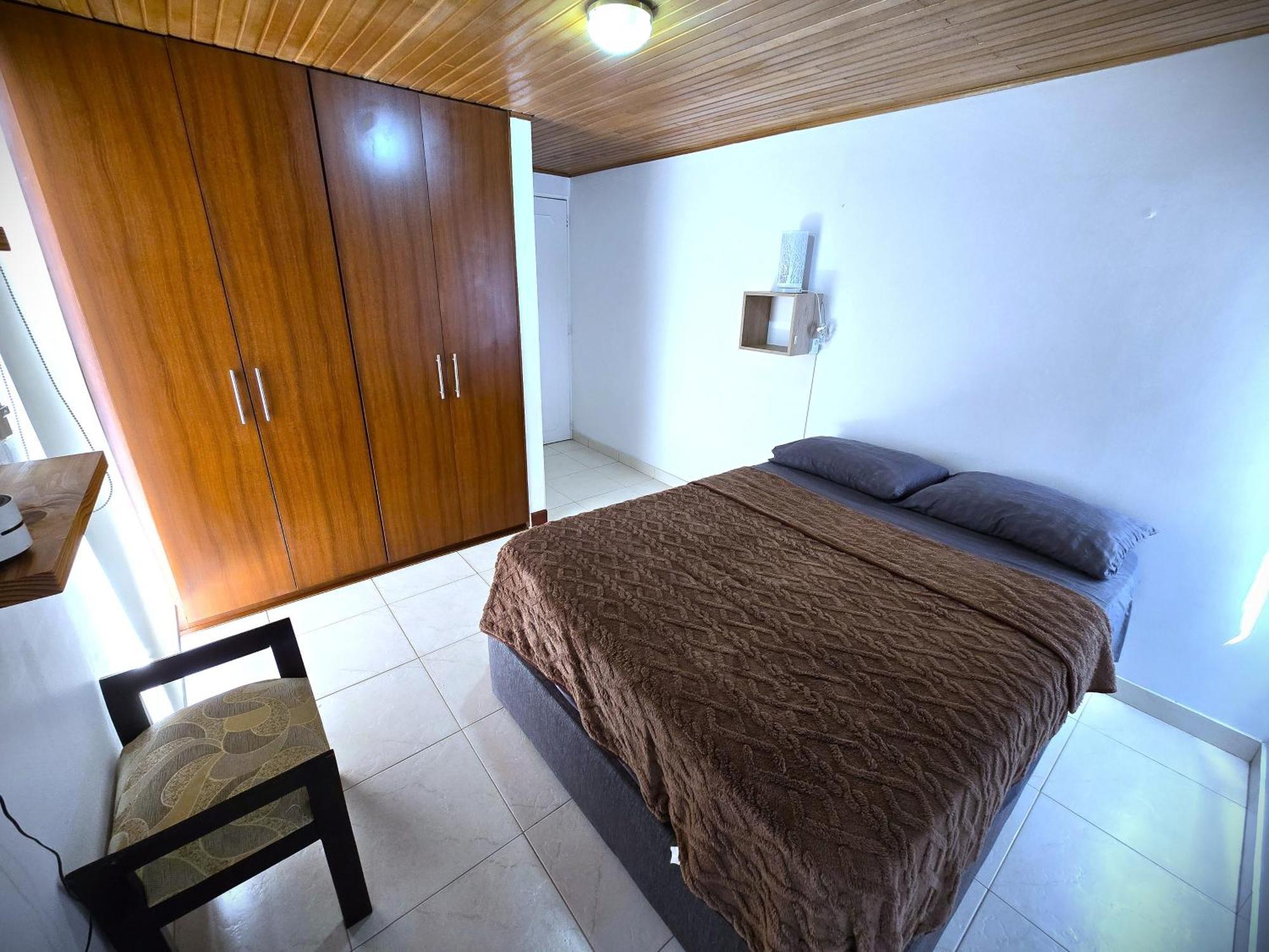 Apartment Spacious, Elegant, And Minimalist For Up To 5 People Bogota