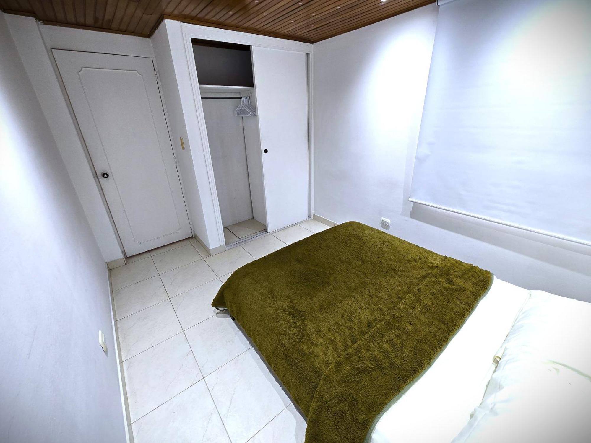 Spacious, Elegant, And Minimalist For Up To 5 People *