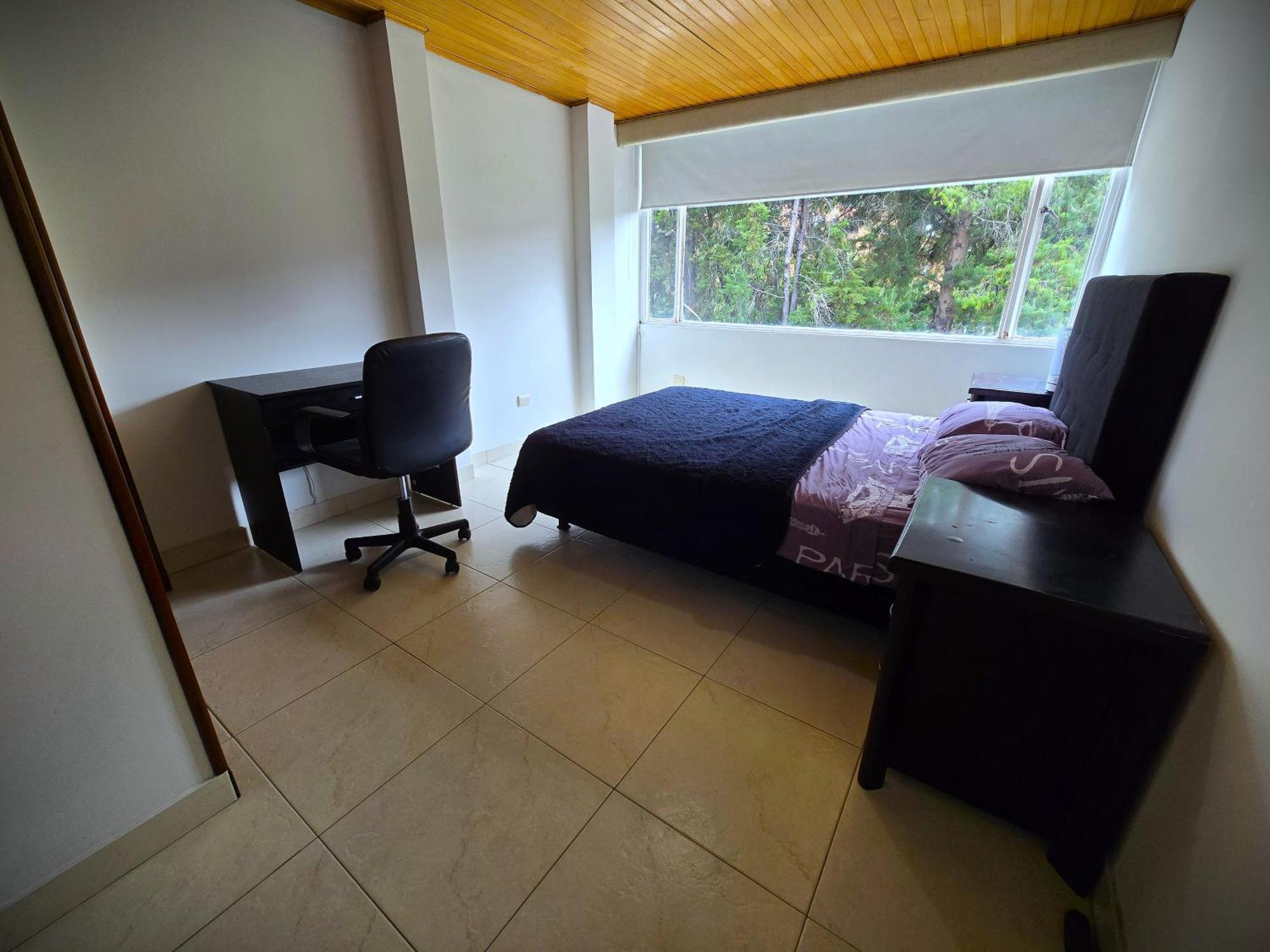 Spacious, Elegant, And Minimalist For Up To 5 People Apartment