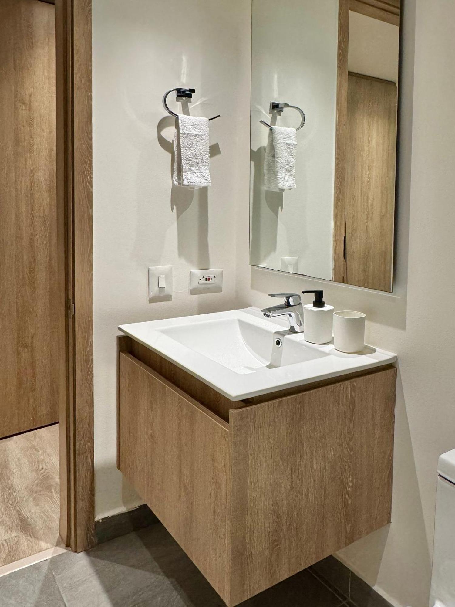 Apartamento Vitra Vista A La Ciudad Iluminacion Comodidad