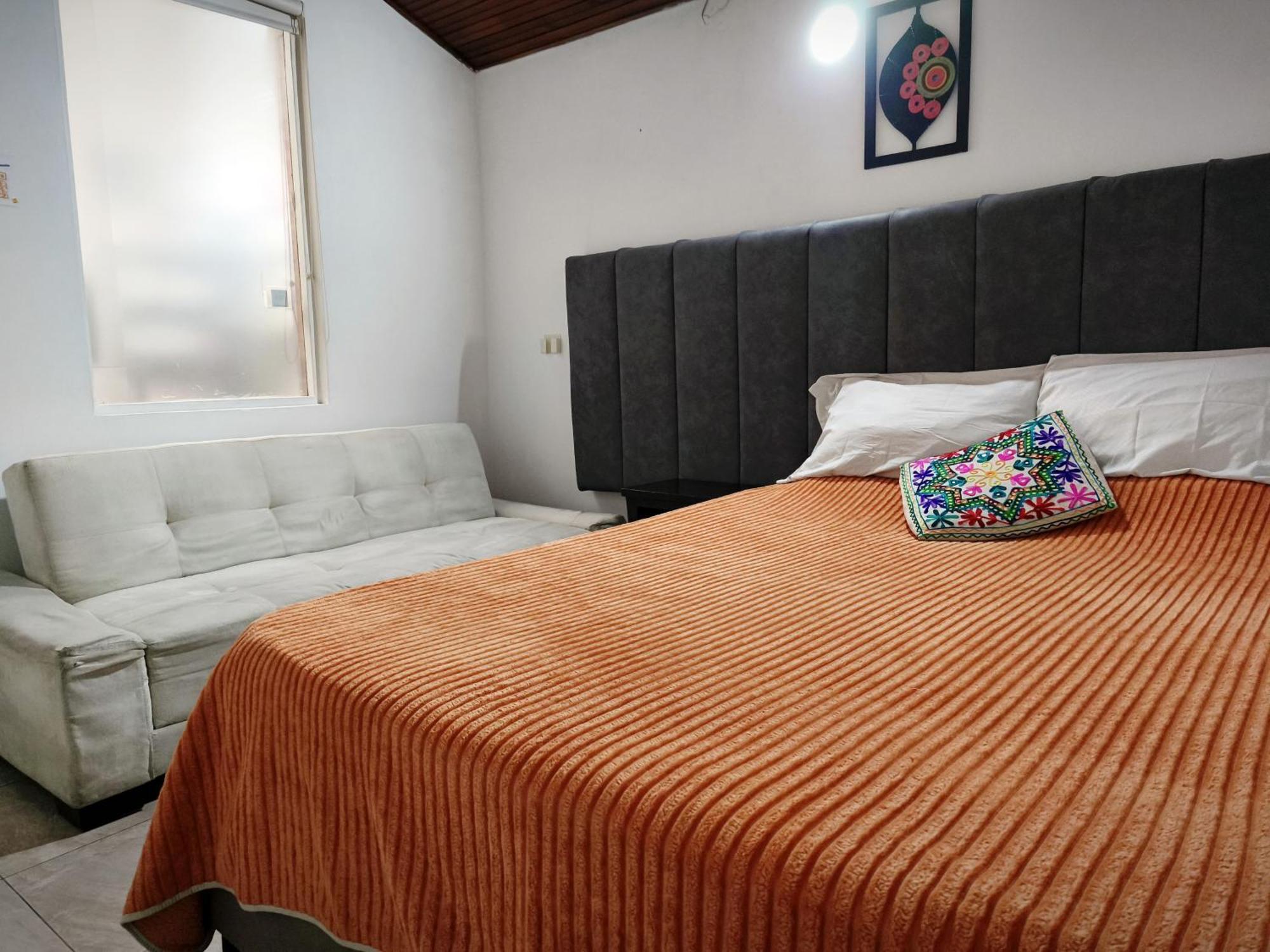Kuyay Yachi Guest house Bogota