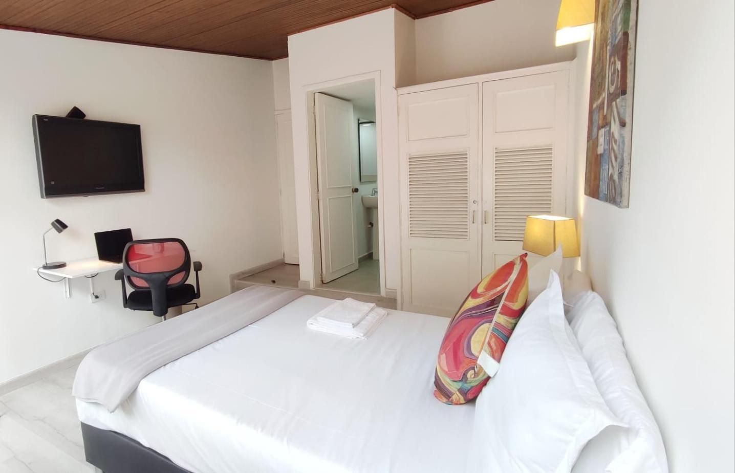 Homestay 2 Bano Y Balcon Privado Unicentro Bogota