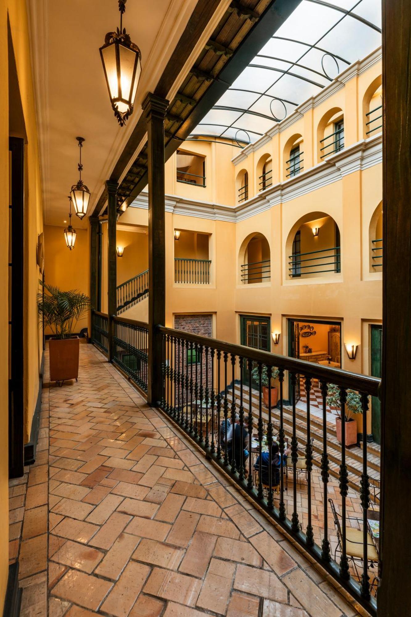De La Opera 5*