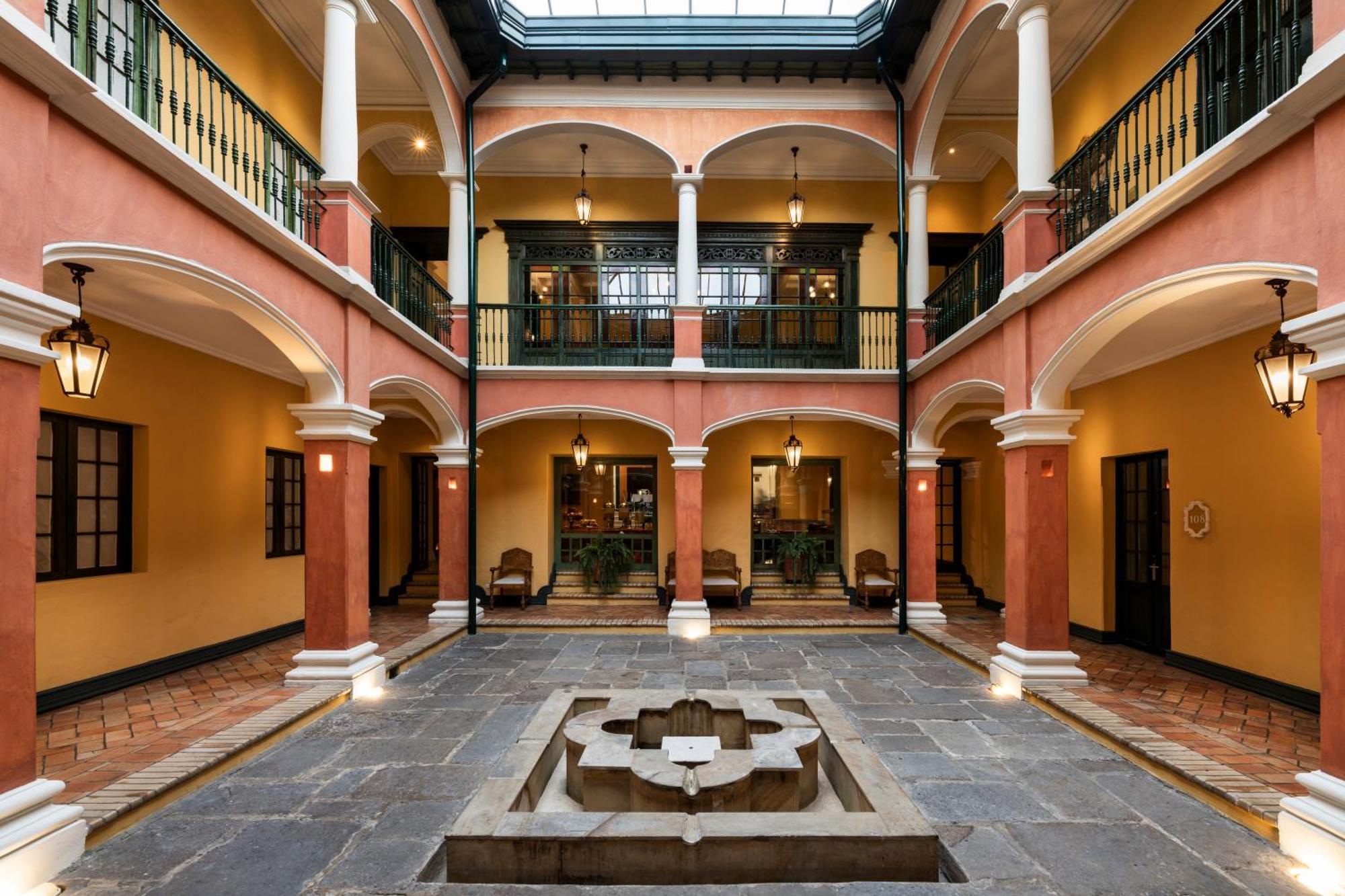 De La Opera Hotel