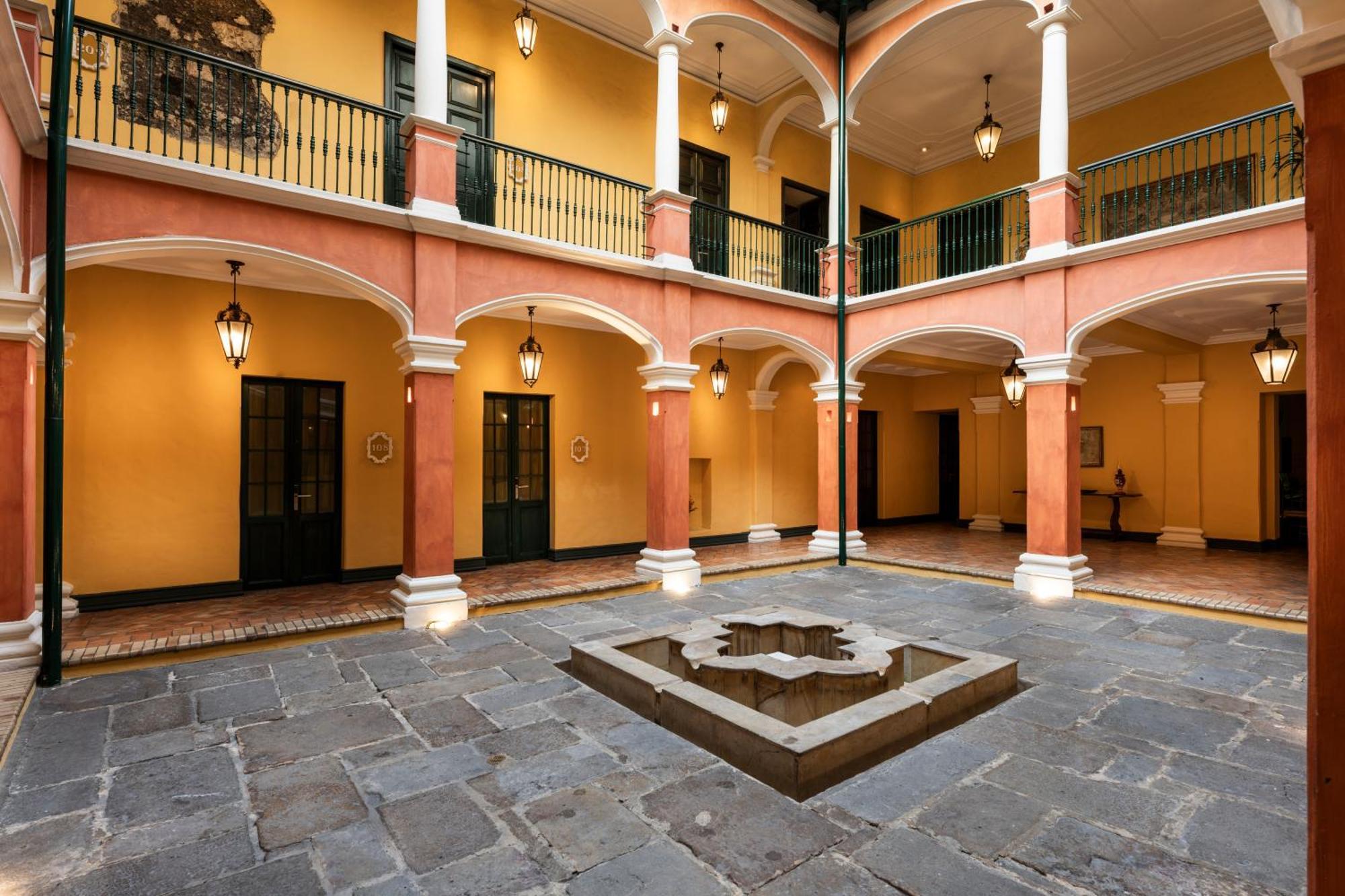 Hotel De La Opera