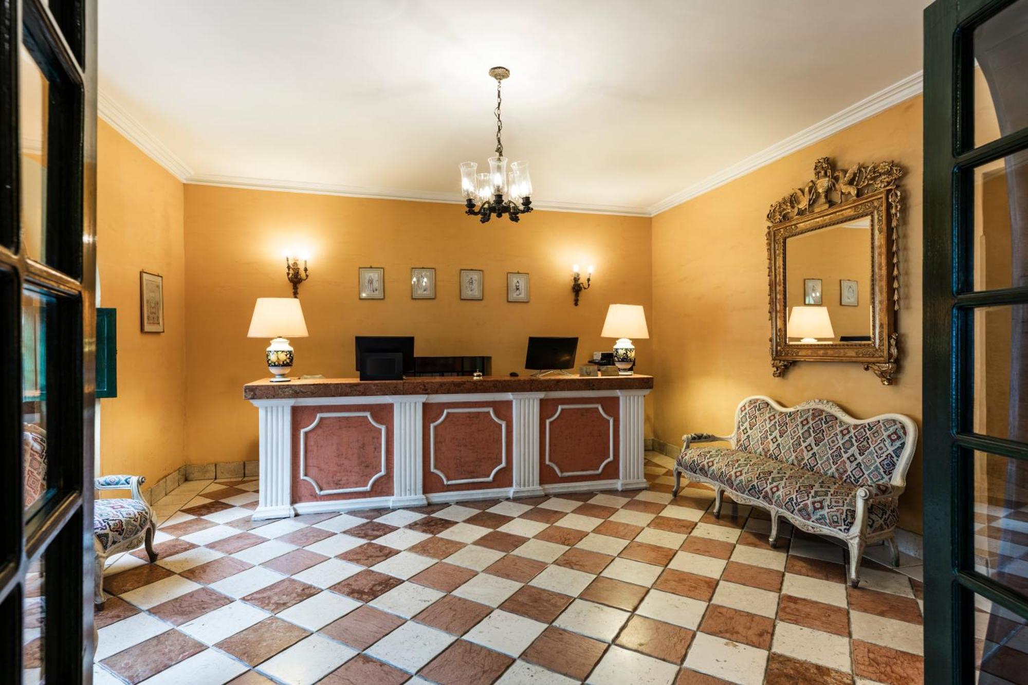 De La Opera Hotel 5*