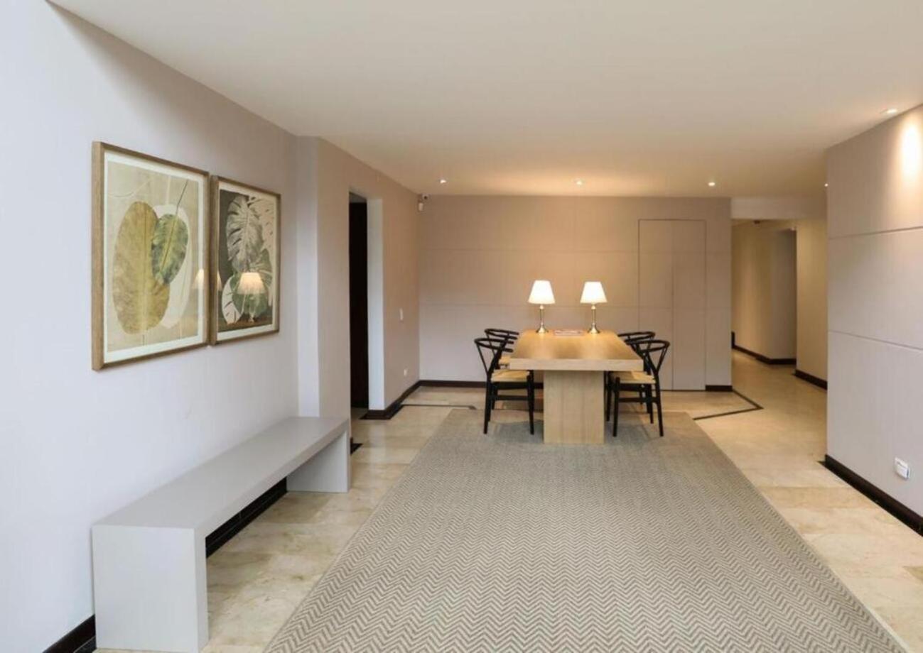 Apartment Balcony Retreat In Gourmet Heart 205