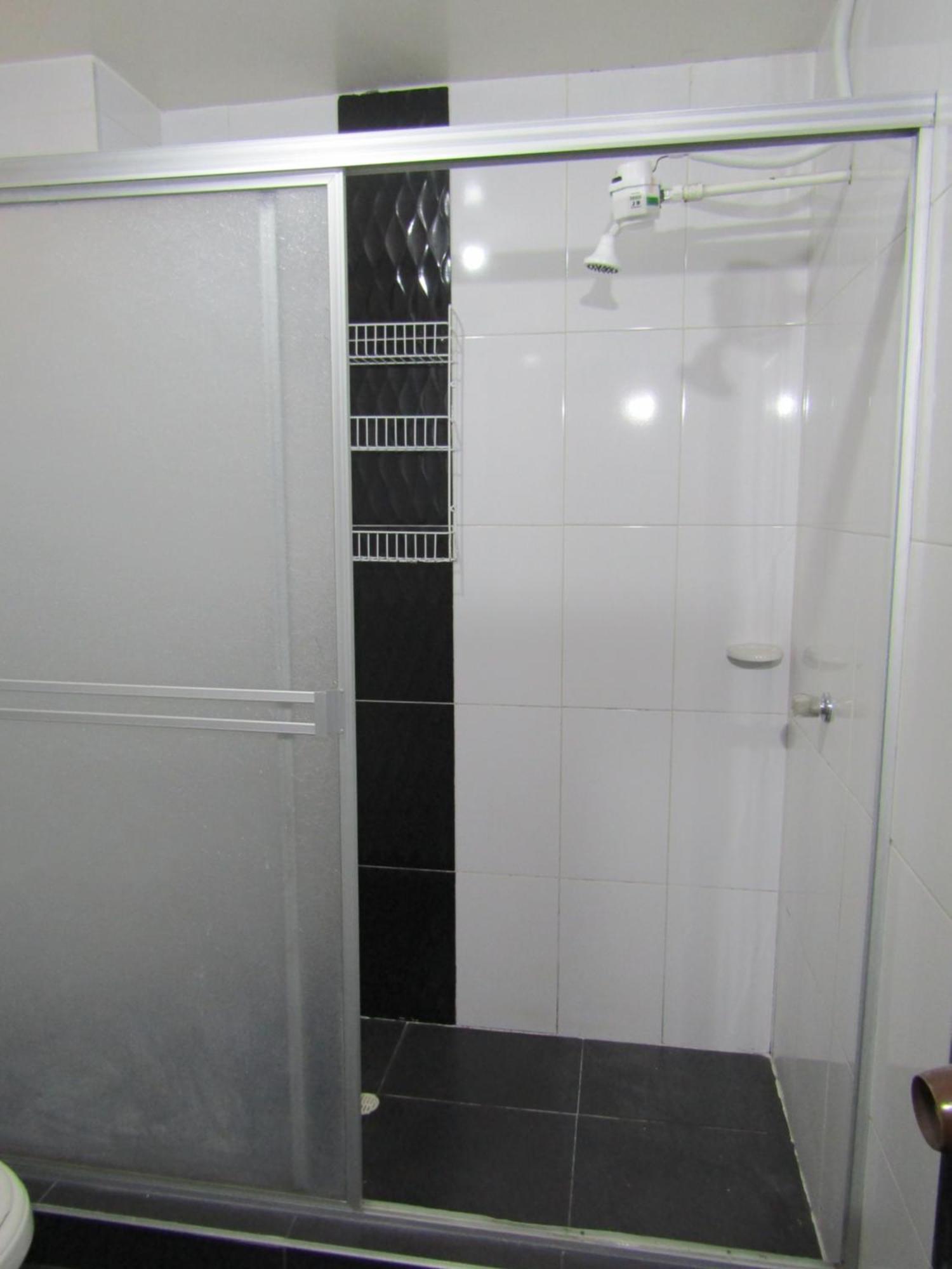 La Quinta Rent Short & Service