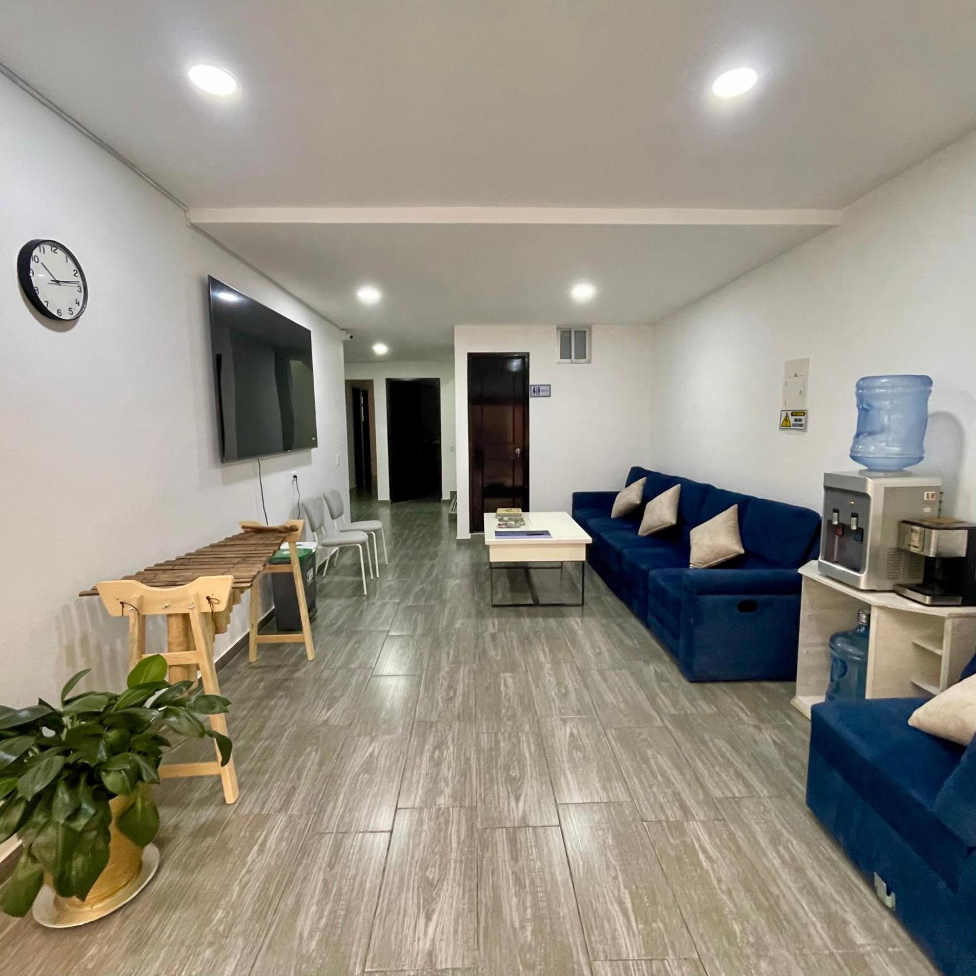 Outlanders House Bog Airport Homestay