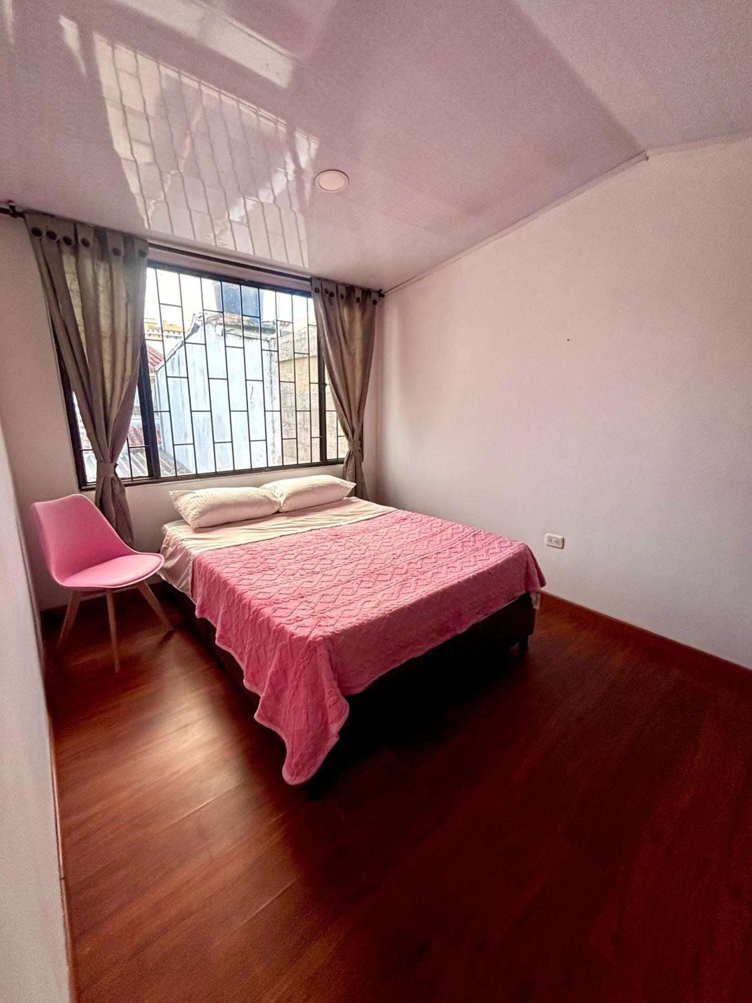 Kuyay Yachi * Bogota