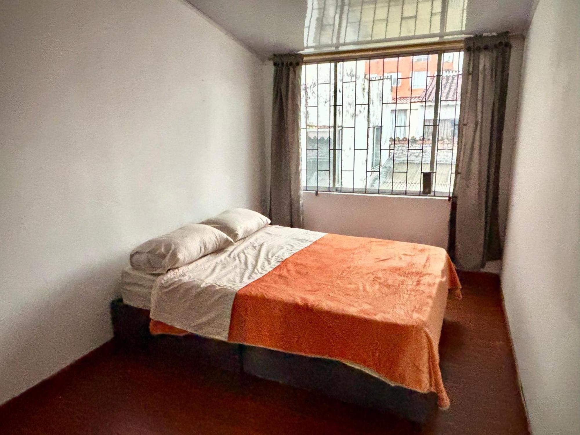 Kuyay Yachi * Bogota