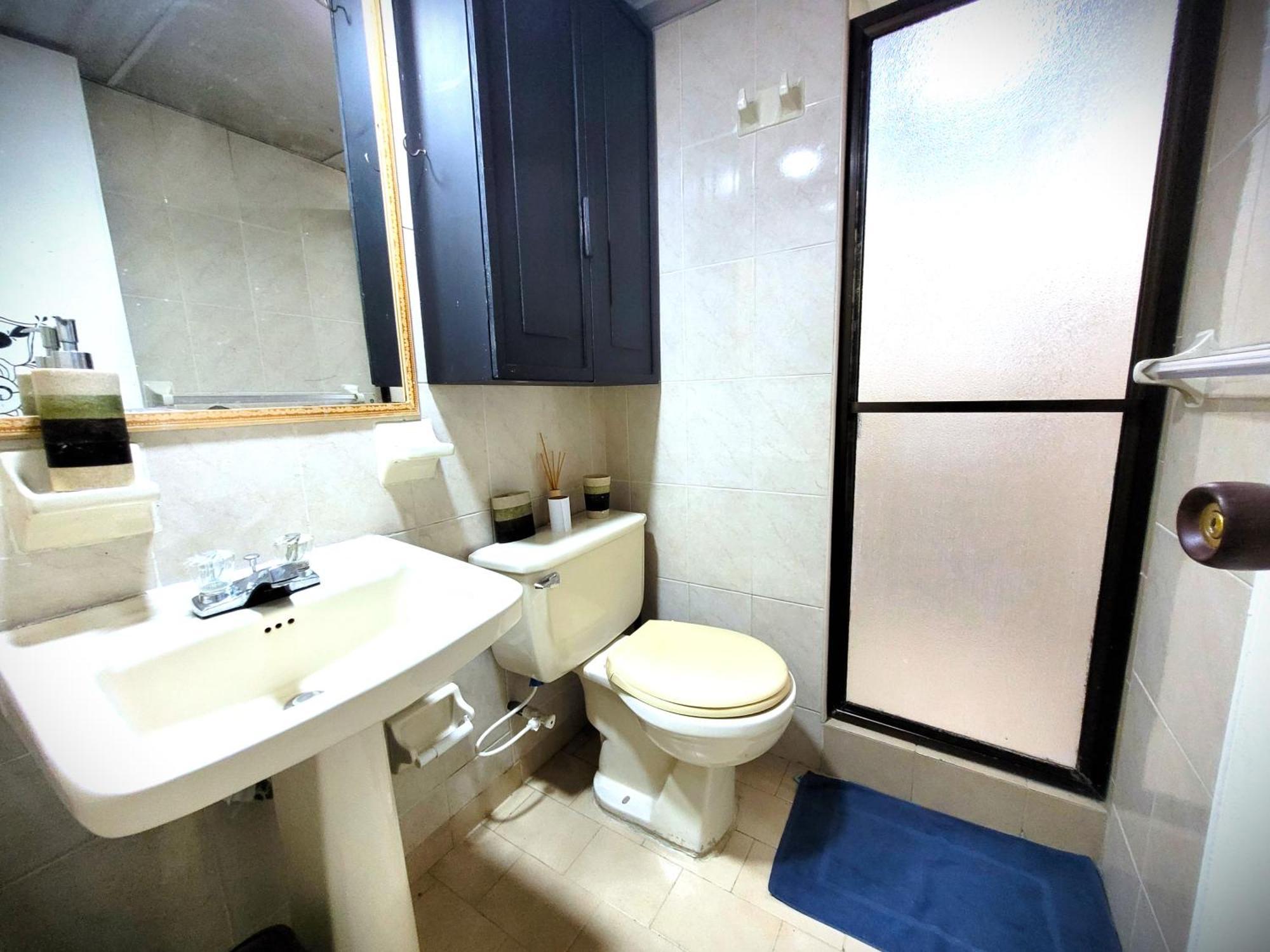 Cozy Private Room, Area In Bogota's Northern Homestay Bogota