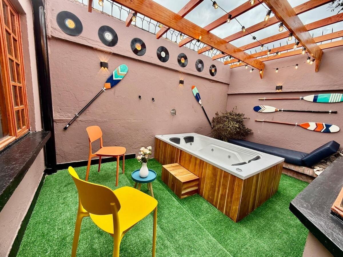 Villa Jacuzzi Portobello Retreat, Trendy Artist House